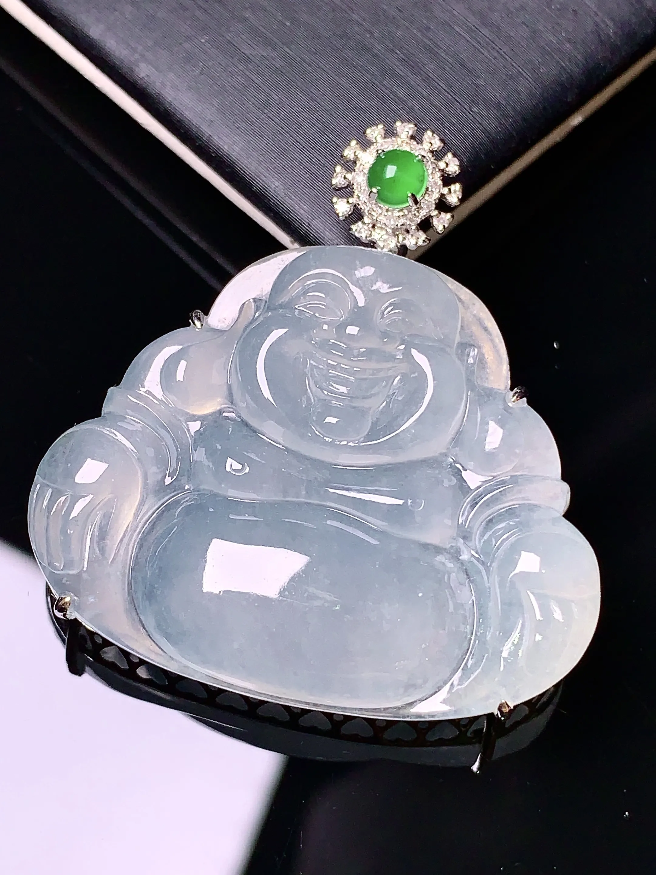 18k金钻镶嵌冰种佛公吊坠 玉质细腻 色泽清新艳丽 整体尺寸28.6*35*8.5