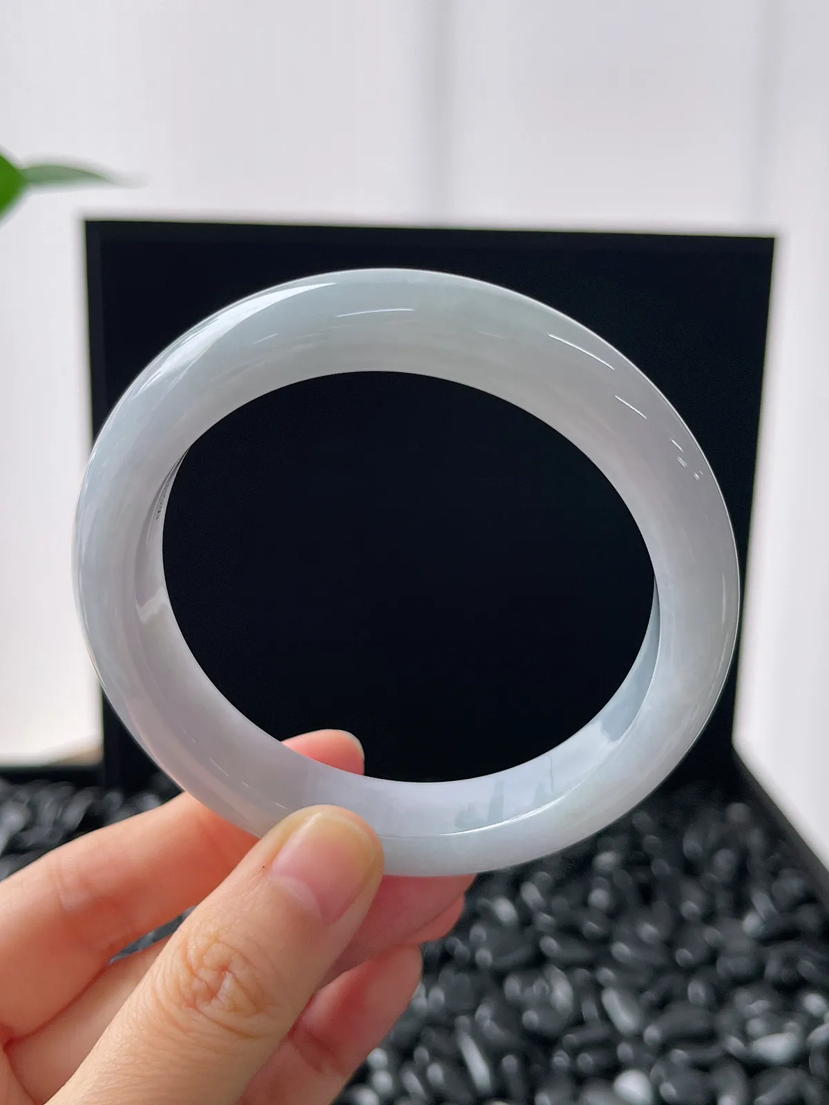 正圈59.8圈口，翡翠糯化种淡紫色手镯