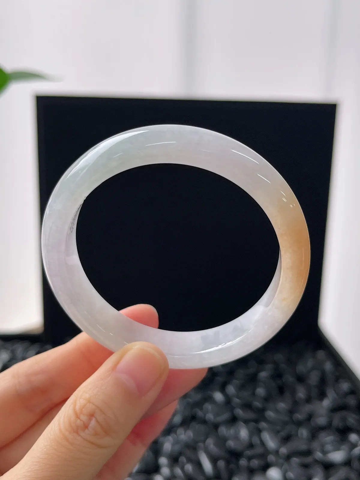 正圈52.6圈口，翡翠冰糯种黄色手镯