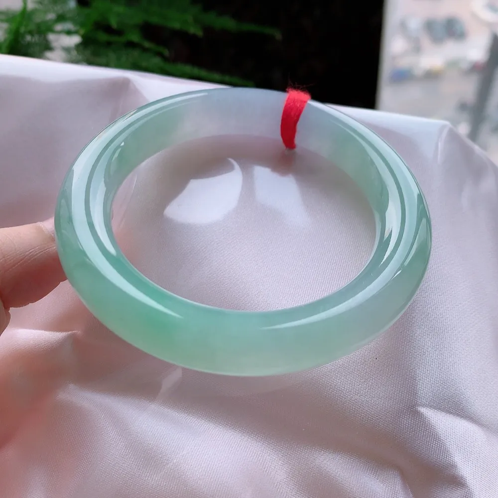 圆条高冰春彩 无瑕 尺寸:56.1/10.7/11 种色俱佳