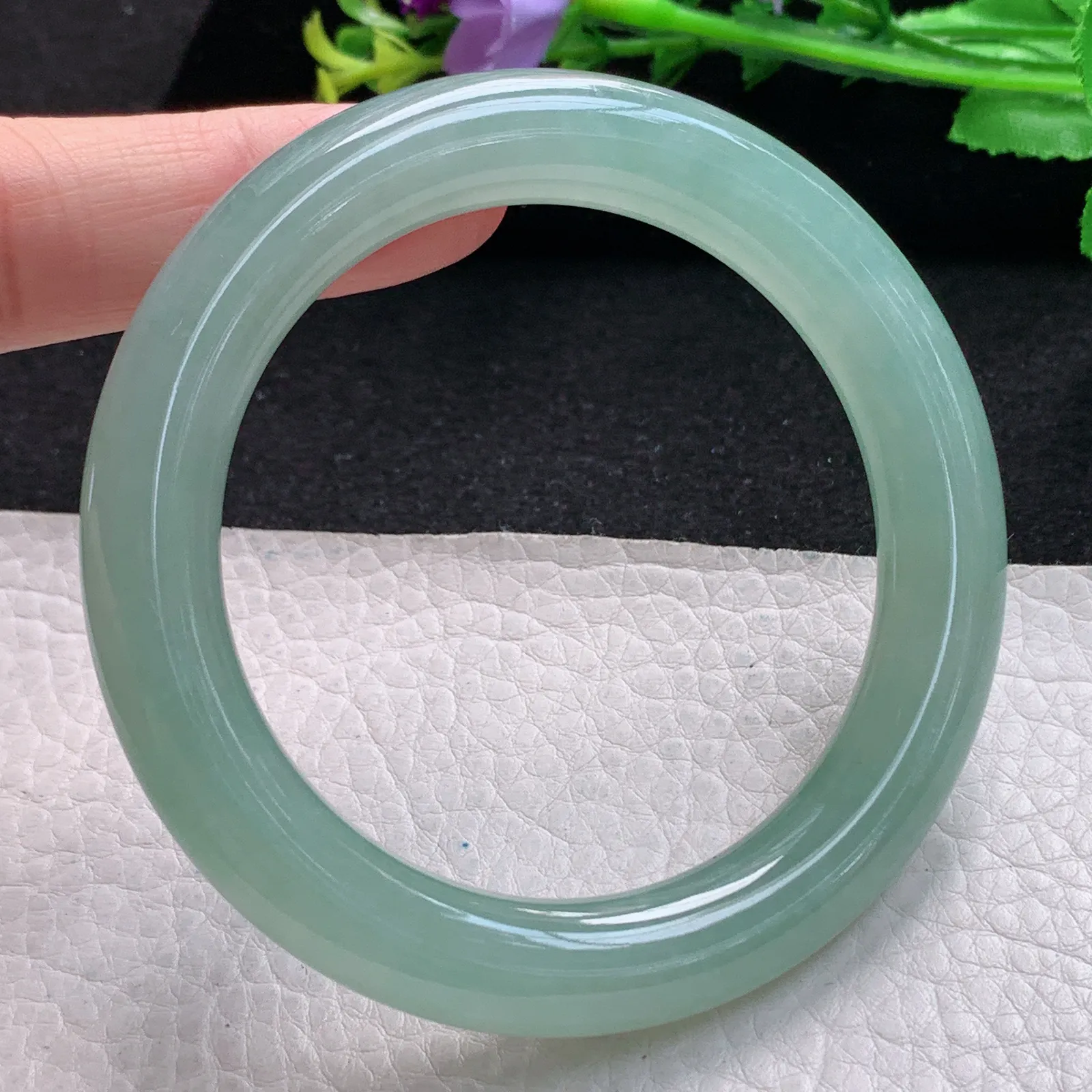 xo自然光56.5*10.3美人镯 缅甸翡翠玉手镯冰晴水灵圆条玉手环 叮当镯