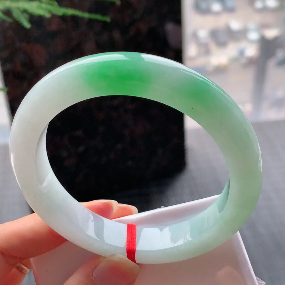 正圈冰糯翠绿 无瑕 尺寸:60.1/12.7/9.7 大圈口