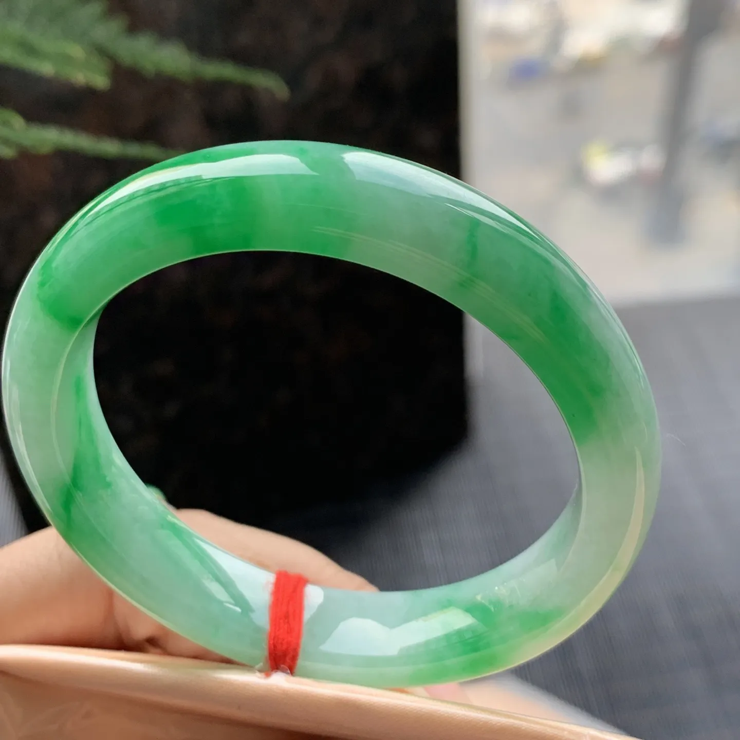 正圈一大圈阳绿 无瑕 尺寸:54.1/12/8.1 色好