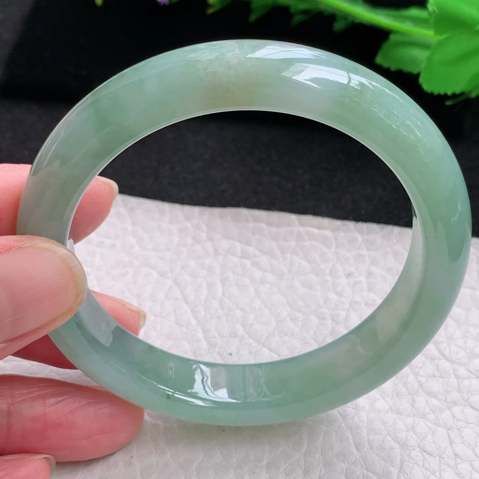 r自然光56*12*8.2平安镯 缅甸翡翠玉手镯冰晴水灵宽边玉手环