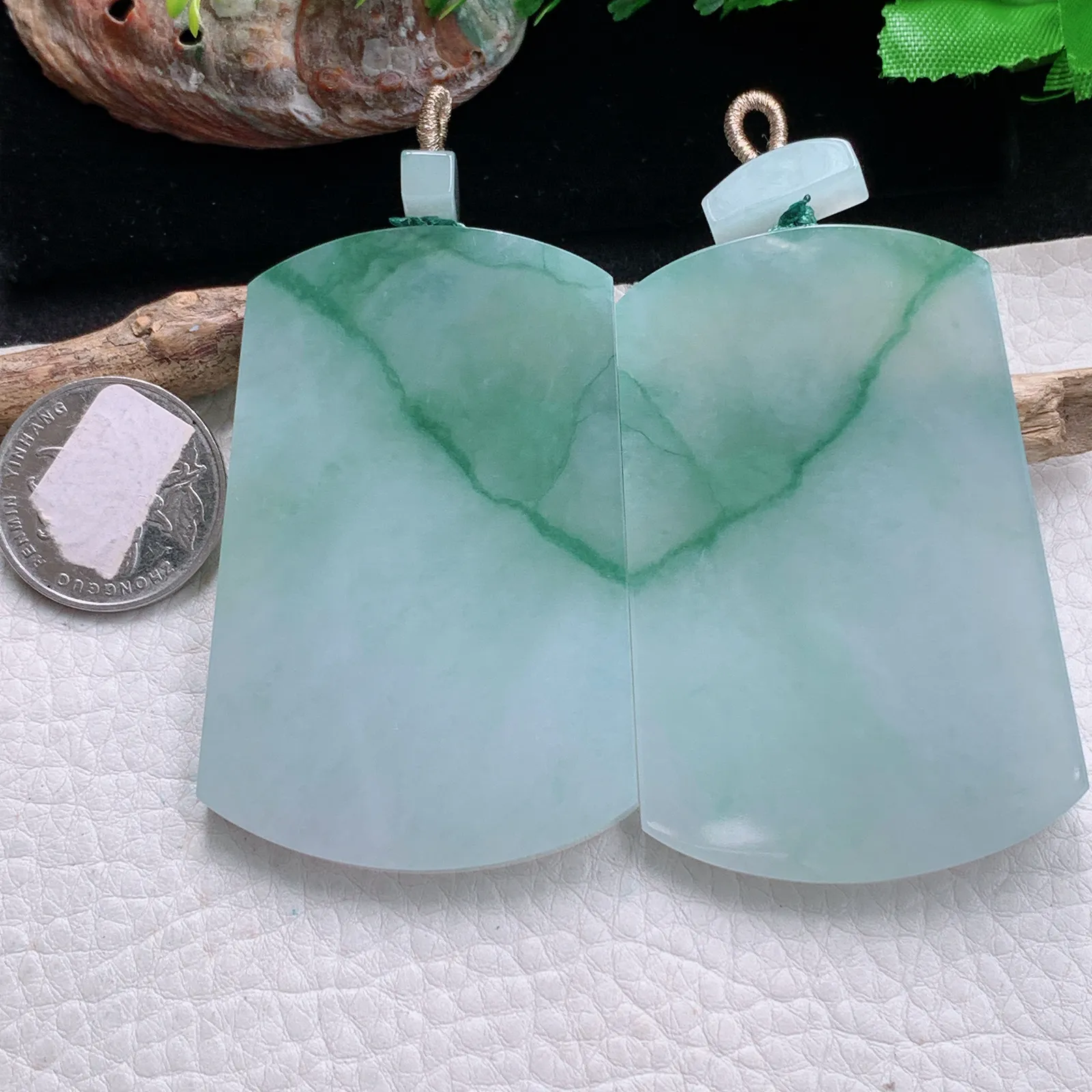 zzx自然光66*43*5.8特色天然缅甸翡翠冰飘花爱心无事牌玉吊坠 玉挂件一对