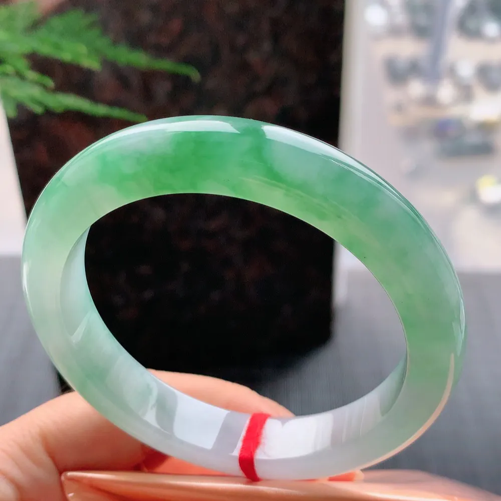 正圈冰绿花 无瑕 尺寸:61.1/12.7/9.3 大圈口🥰🥰