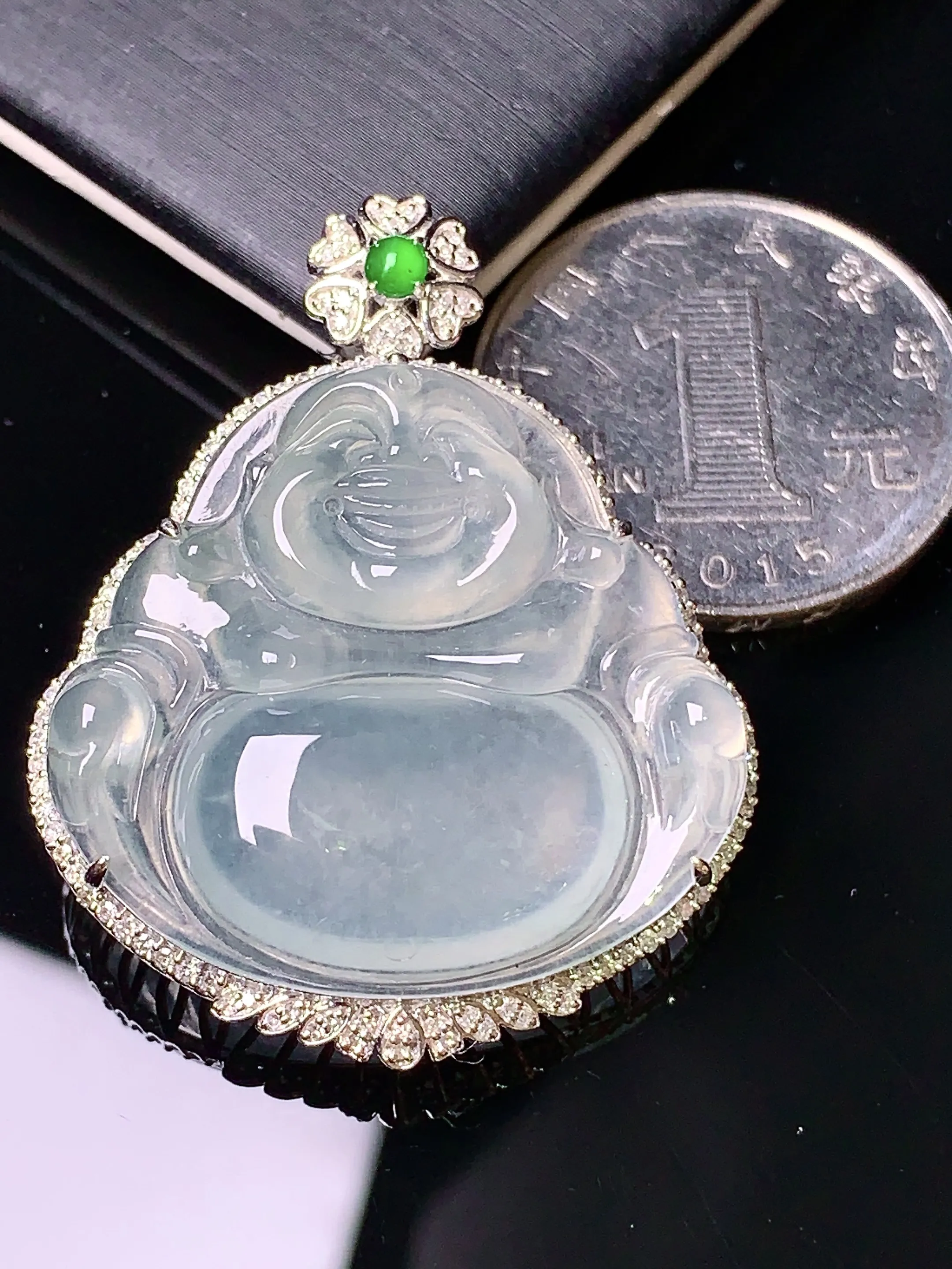 18k金钻镶嵌冰种佛公吊坠 玉质细腻 色泽清新艳丽 整体尺寸39.5*31.7*9.8