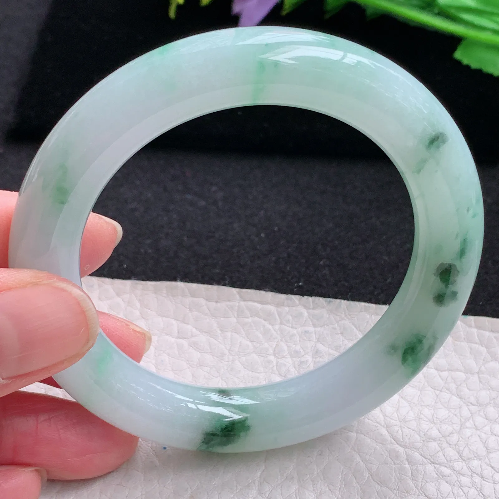 r自然光54*11.5*10.6美人镯 缅甸翡翠玉手镯飘花水灵圆条玉手环 叮当镯