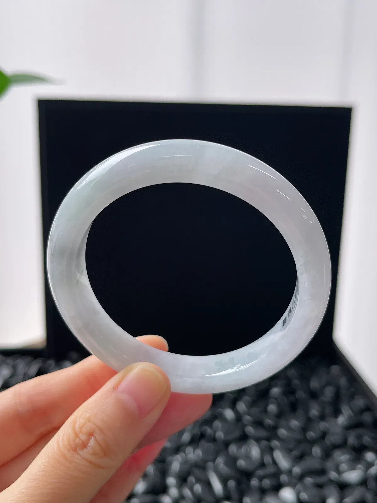 正圈53.9圈口，翡翠冰糯种淡紫色手镯