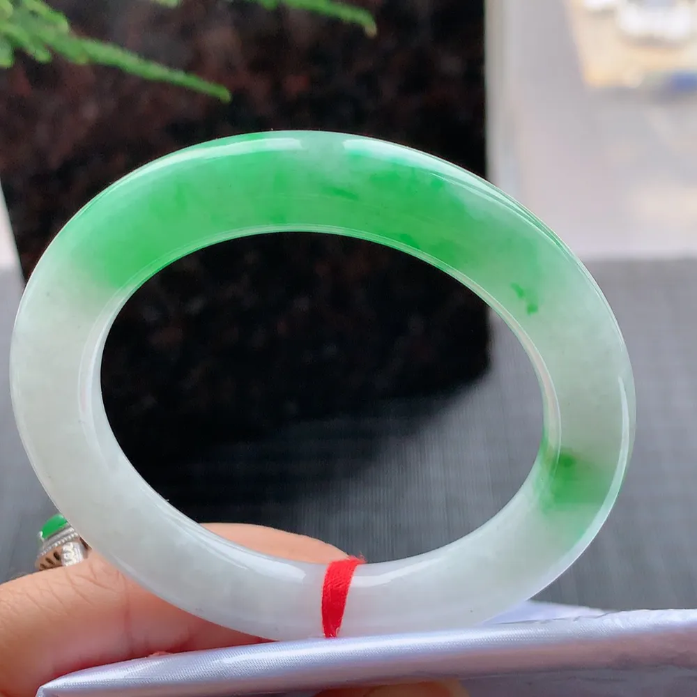 圆条冰糯阳绿 微棉线 尺寸:54.6/10.7/10.4 色好