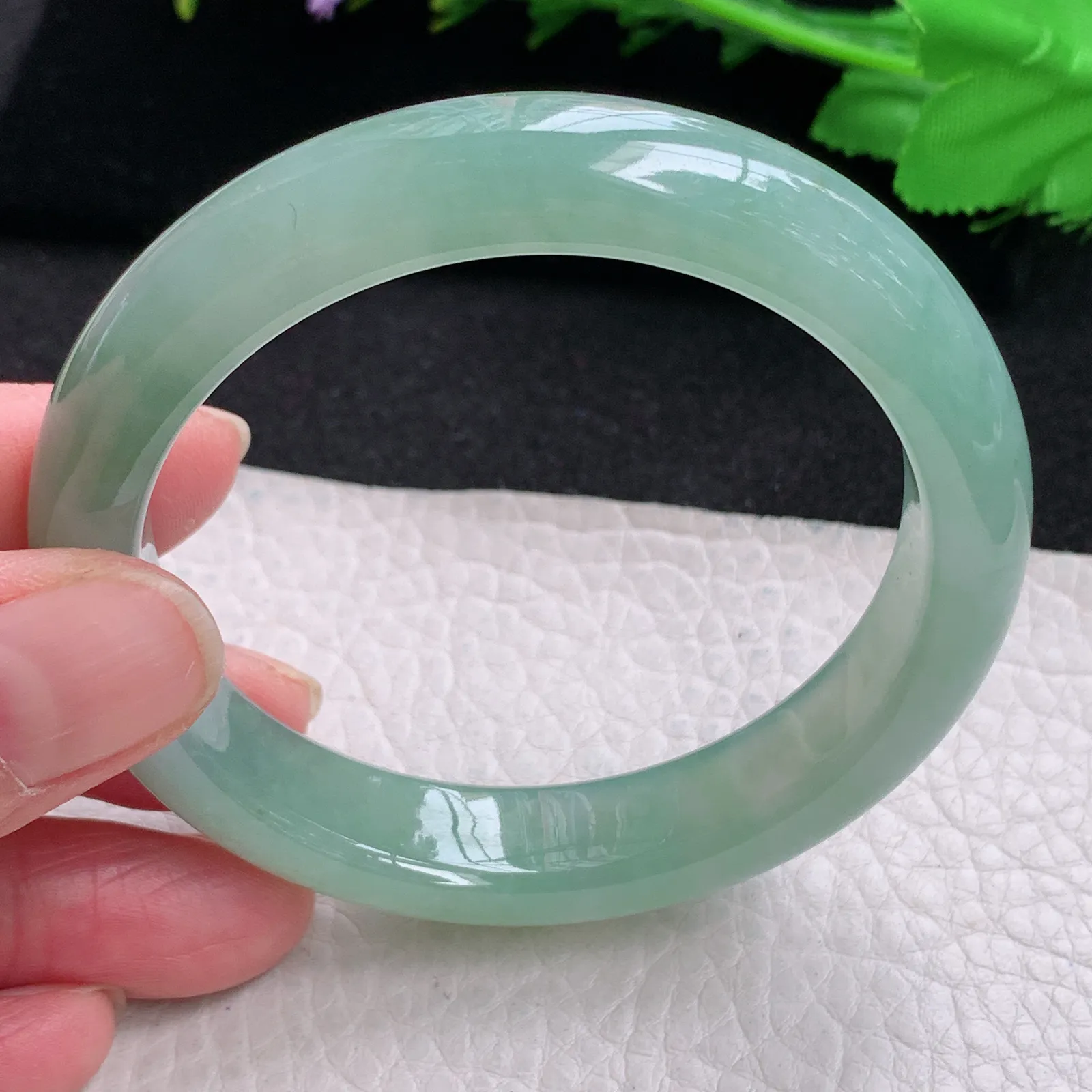 r自然光56*12*8.2平安镯 缅甸翡翠玉手镯冰晴水灵宽边玉手环