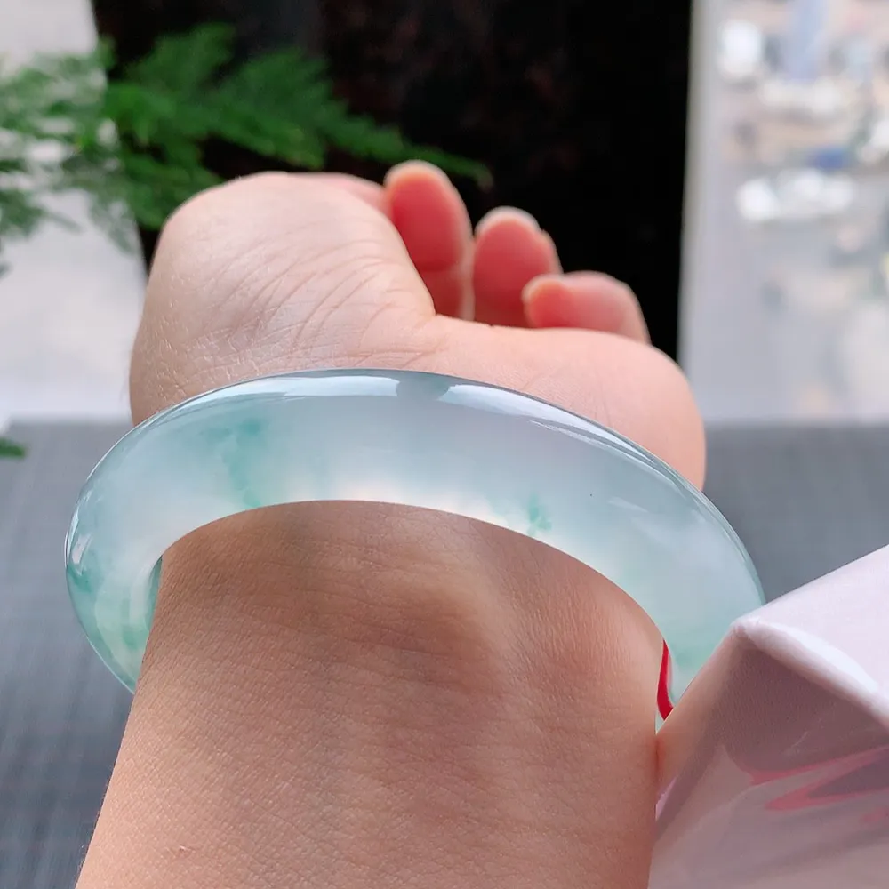 正圈冰玻飘花 无瑕 尺寸:55.5/11.8/9.5花美 种水好