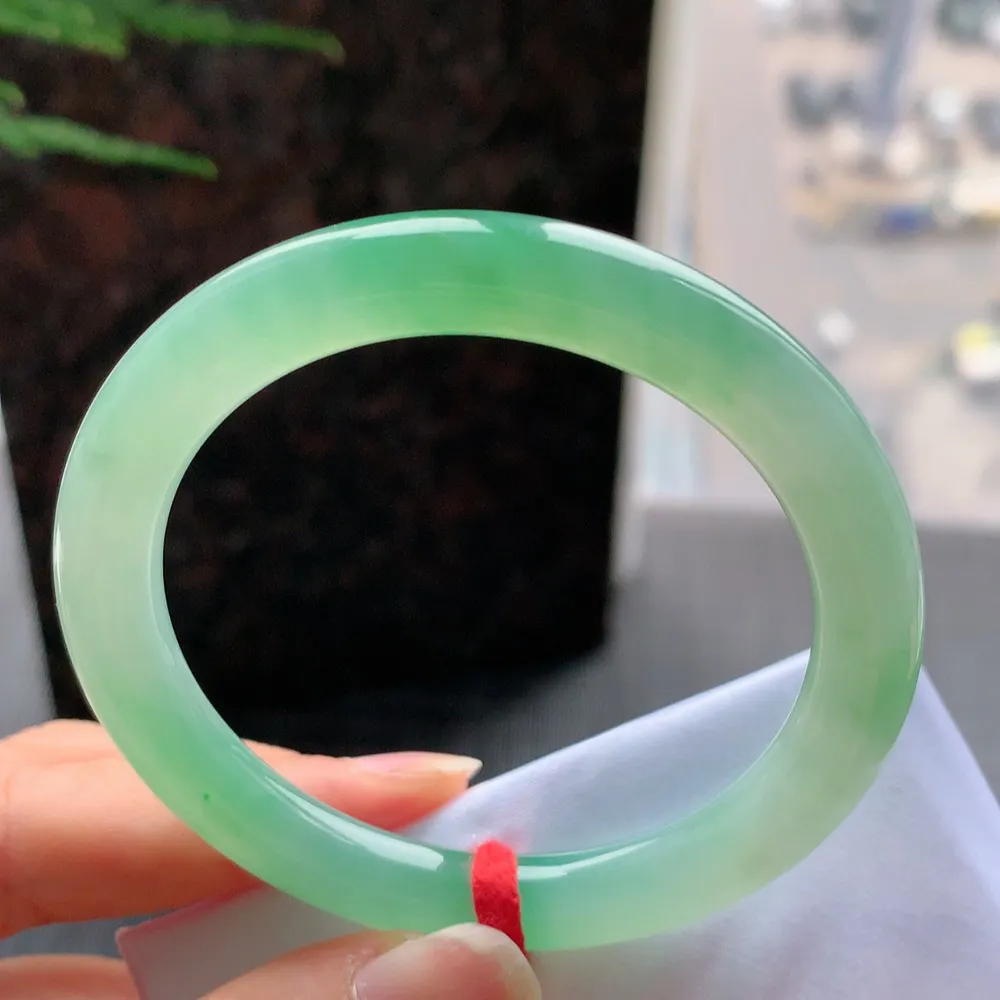 圆条冰阳绿 无瑕 尺寸:54.1/8.4/8.8 种色俱佳