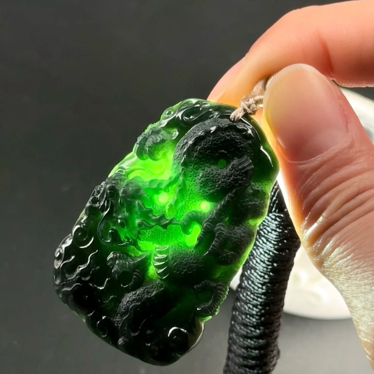 精品墨翠龙牌 种好色正 黑度好 打灯通透 尺寸49.1