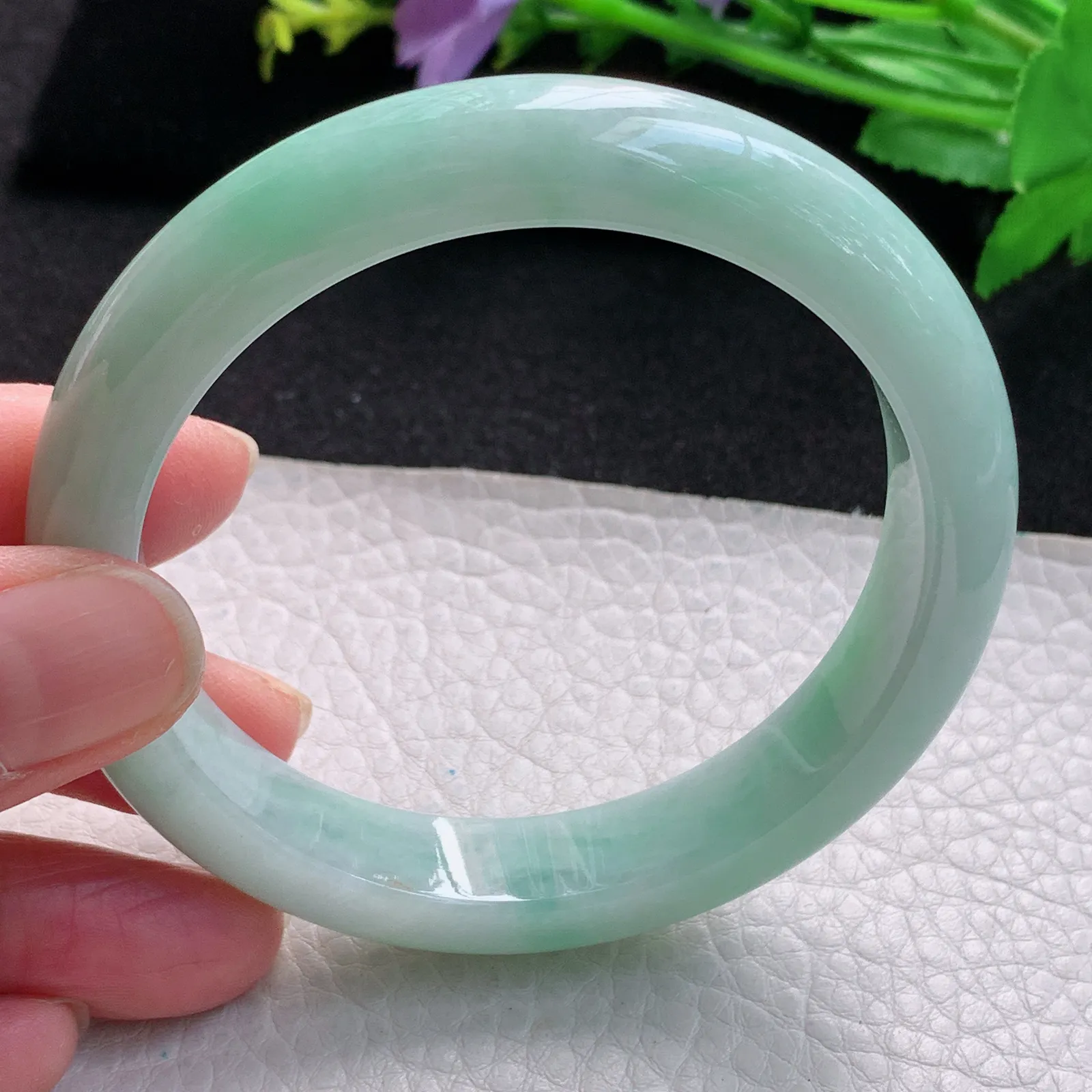 fl大圈口60mm平安镯 缅甸翡翠玉手镯飘绿大气高雅宽边玉手环