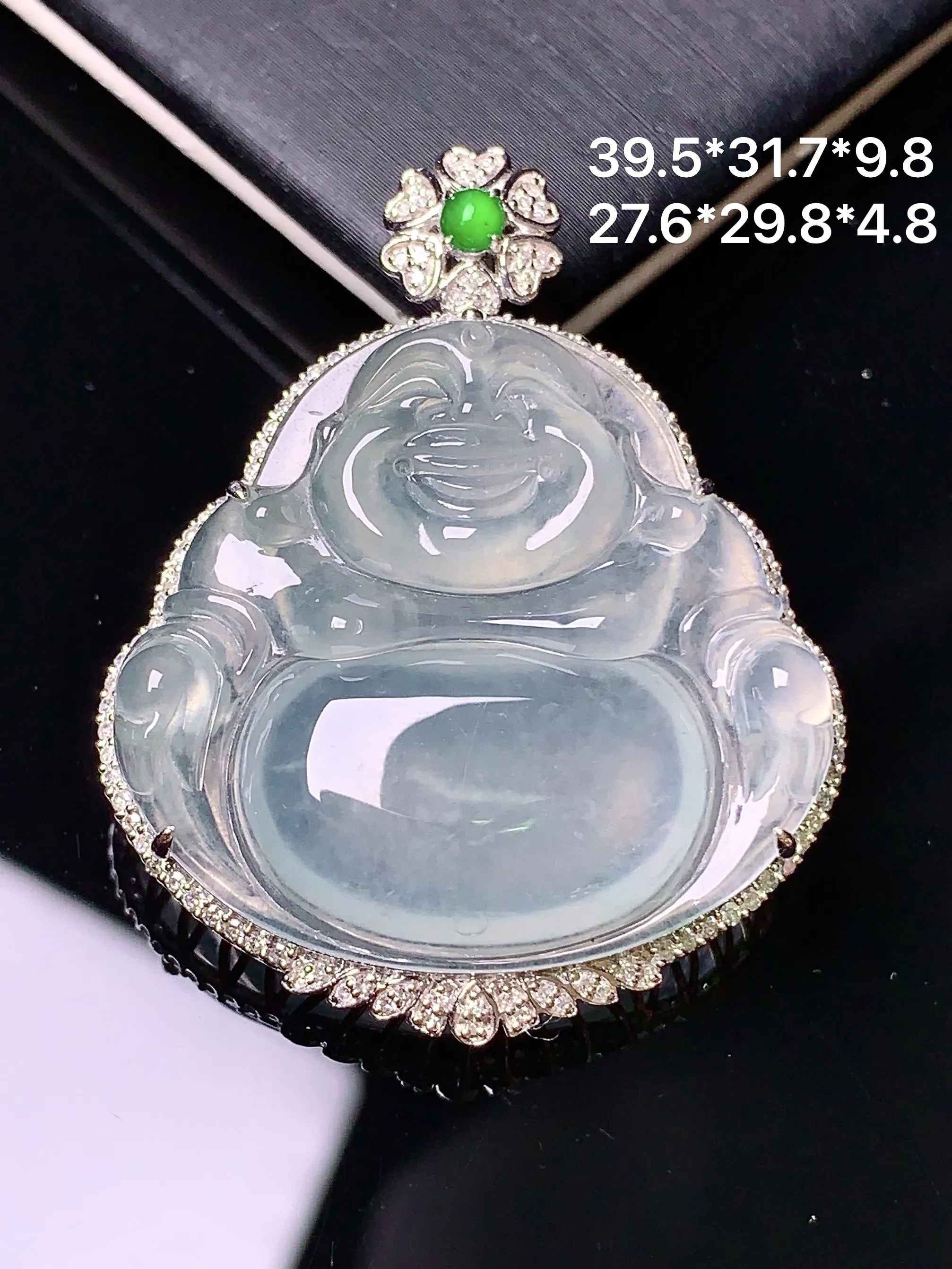 18k金钻镶嵌冰种佛公吊坠 玉质细腻 色泽清新艳丽 整体尺寸39.5*31.7*9.8