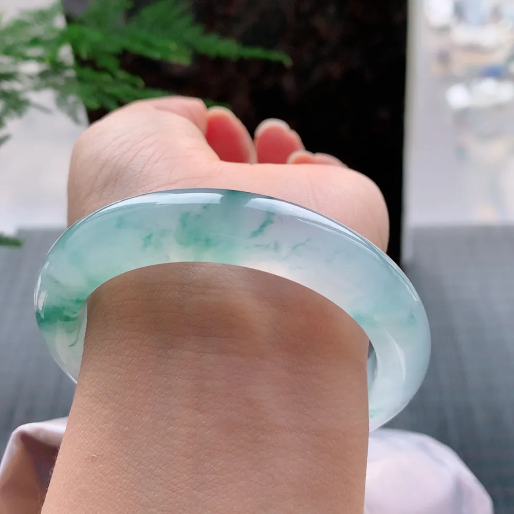 正圈冰玻飘花 无瑕 尺寸:55.5/11.8/9.5花美 种水好