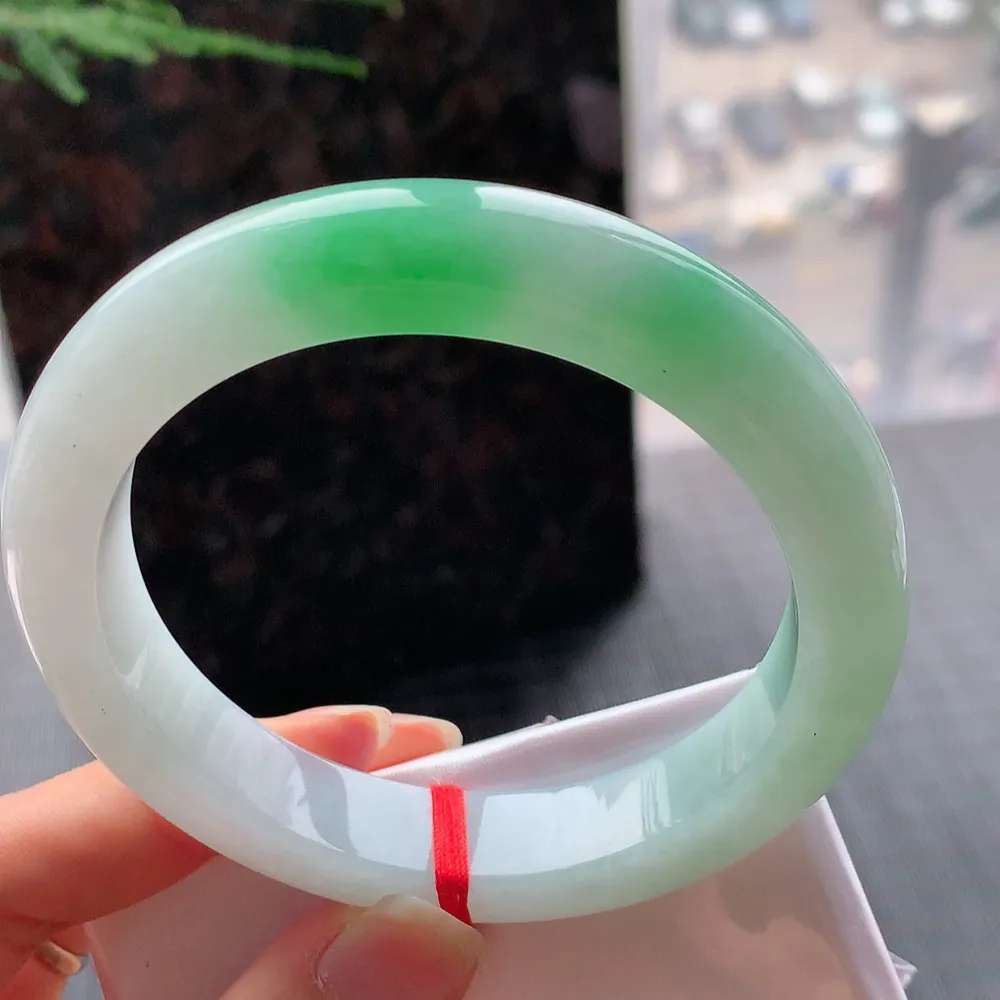 正圈冰糯翠绿 无瑕 尺寸:60.1/12.7/9.7 大圈口