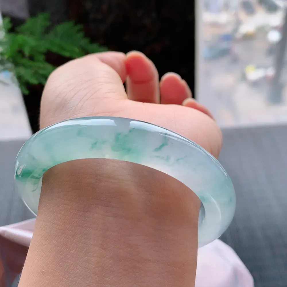 正圈冰玻飘花 无瑕 尺寸:55.5/11.8/9.5花美 种水好