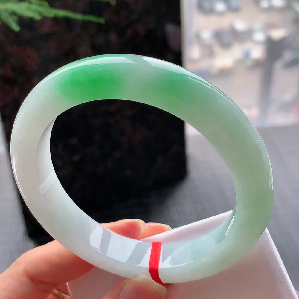 正圈冰糯翠绿 无瑕 尺寸:60.1/12.7/9.7 大圈口