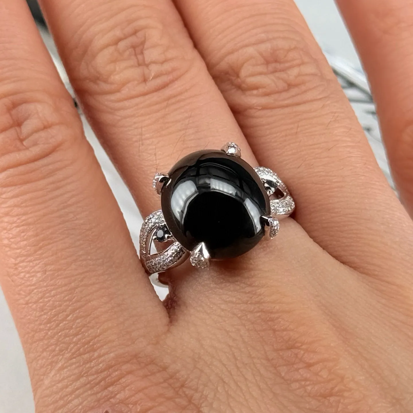 精品18k墨翠女戒 种好色正 黑度极好 打灯通透 油性十足 尺寸14.5