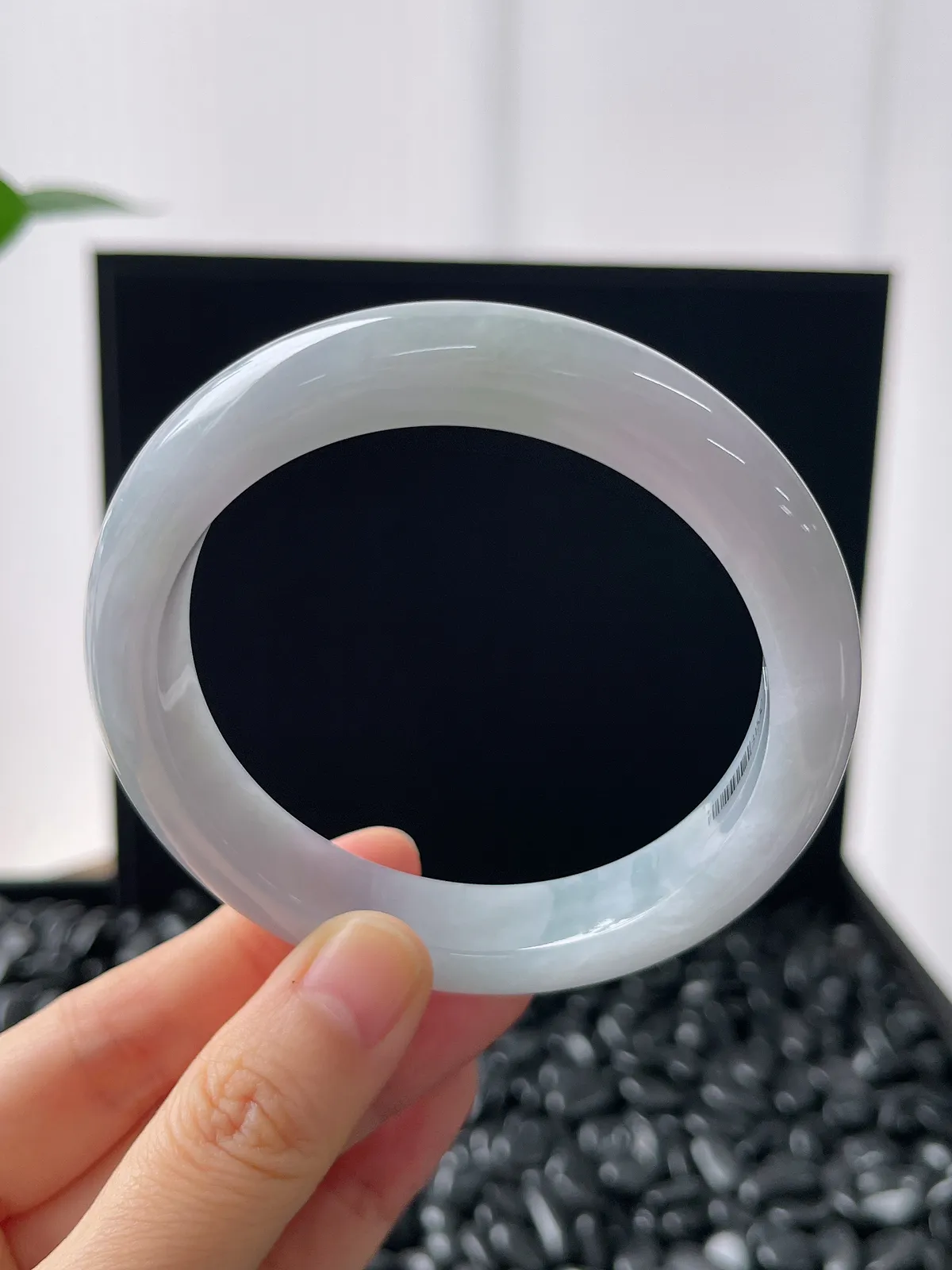 正圈59.8圈口，翡翠糯化种淡紫色手镯