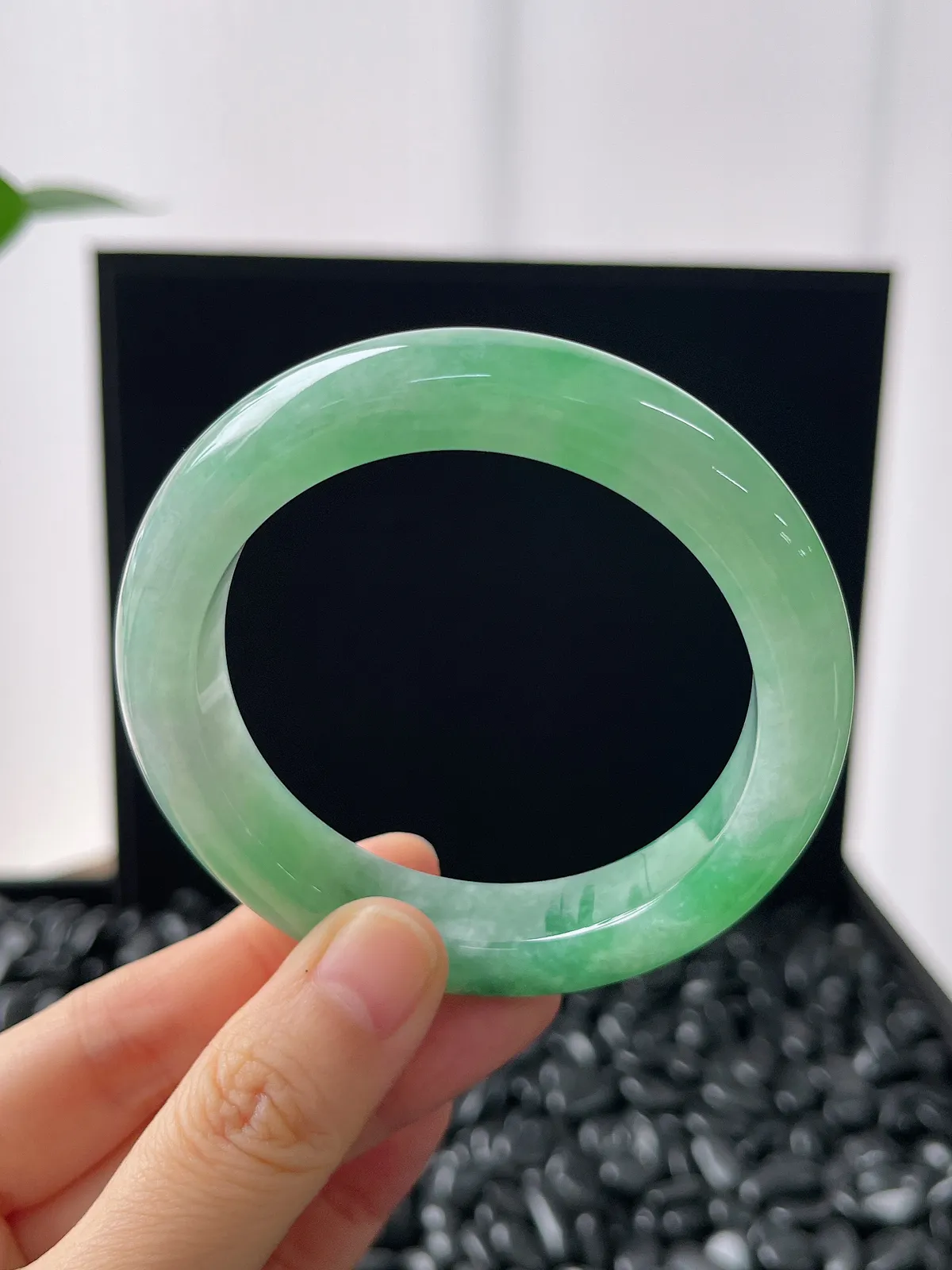 正圈54.3圈口，翡翠冰糯种绿色手镯