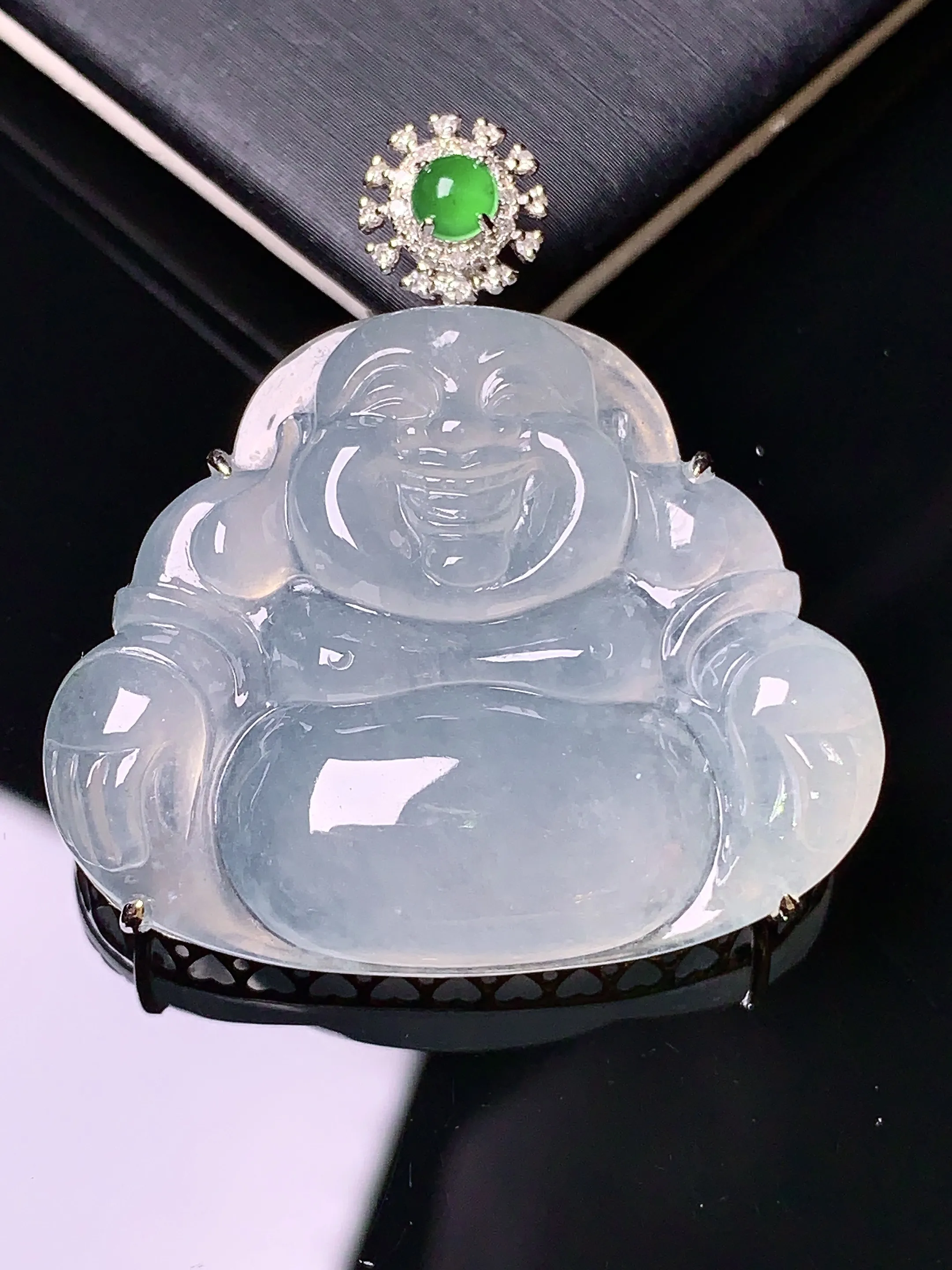 18k金钻镶嵌冰种佛公吊坠 玉质细腻 色泽清新艳丽 整体尺寸28.6*35*8.5