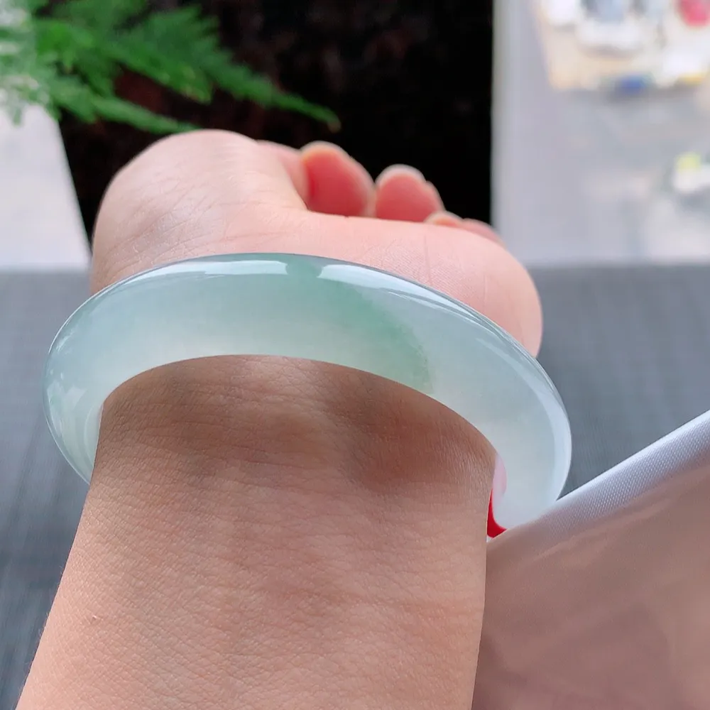 正圈高冰绿 无瑕 尺寸:54.7/12.1/8.2 种水好