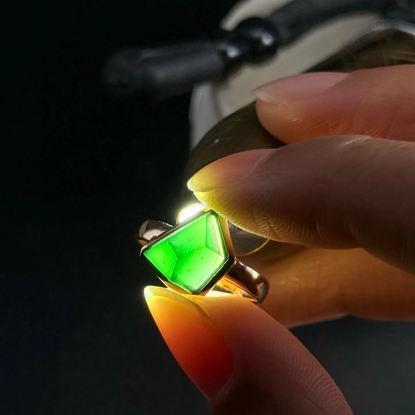 精品18k墨翠随形女戒 重金豪镶 打灯通透 尺寸12.5