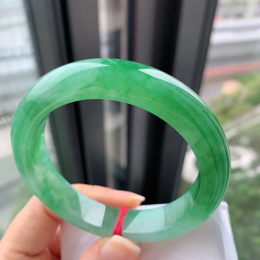 正圈冰芙蓉绿 一丝小冰丝 尺寸:58.3/12.8/9.3 有种有色