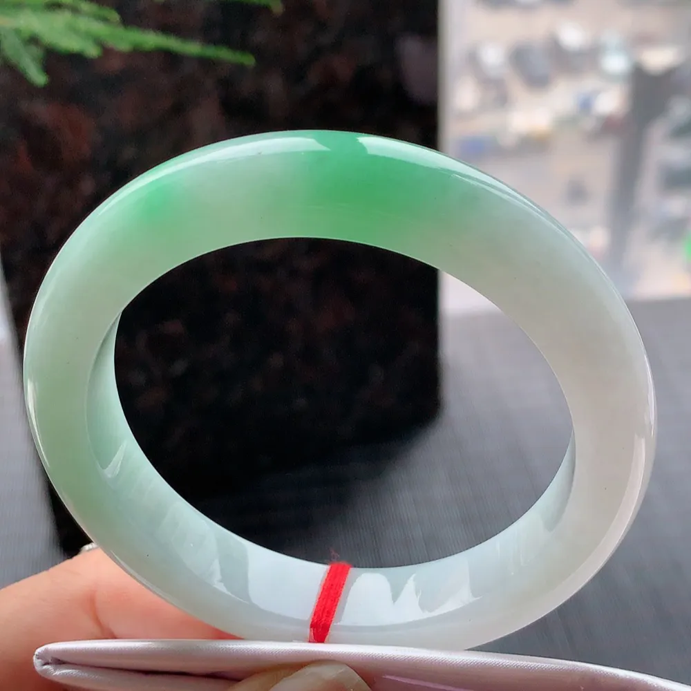 正圈冰糯翠绿 无瑕 尺寸:60.1/12.7/9.7 大圈口