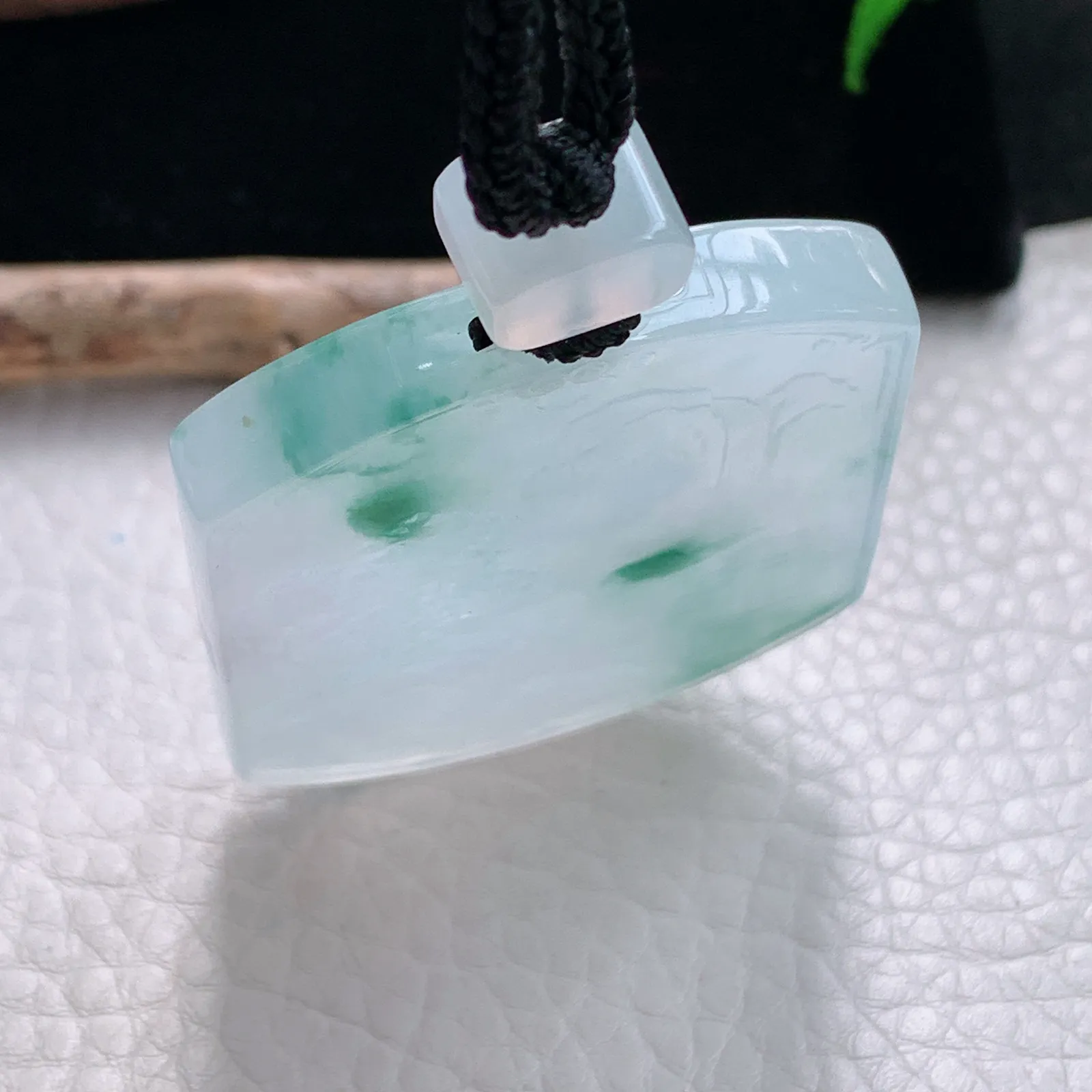 mut自然光55.8*41.5*6天然缅甸翡翠冰飘花浅雕山水牌玉吊坠 玉挂件