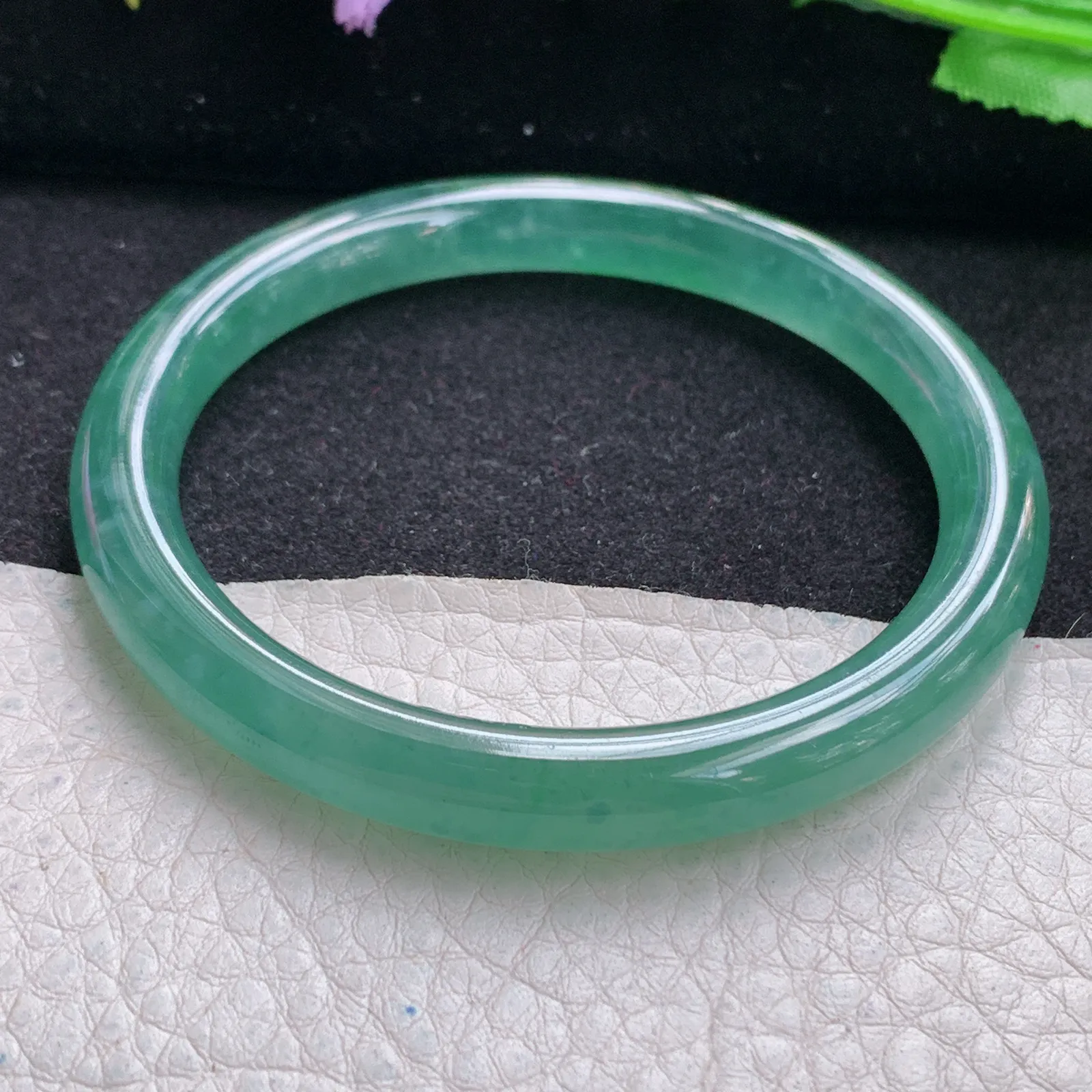 yh自然光55.8*7.7叮当镯 缅甸翡翠玉手镯冰蓝韵清纯圆条玉手环 美人镯