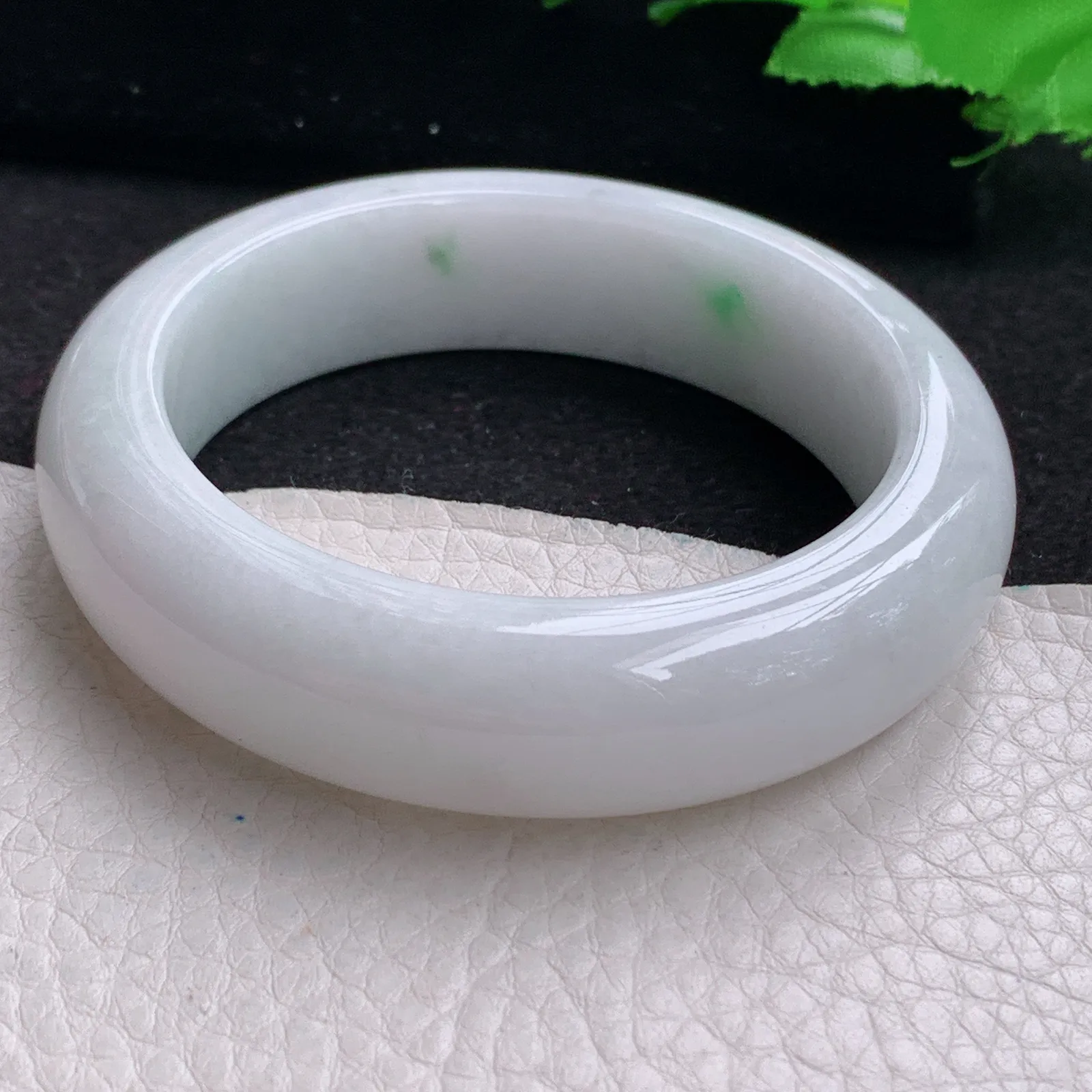 z自然光53.6*15.3*9.5轮胎镯 缅甸翡翠玉手镯飘绿厚装宽边玉手环