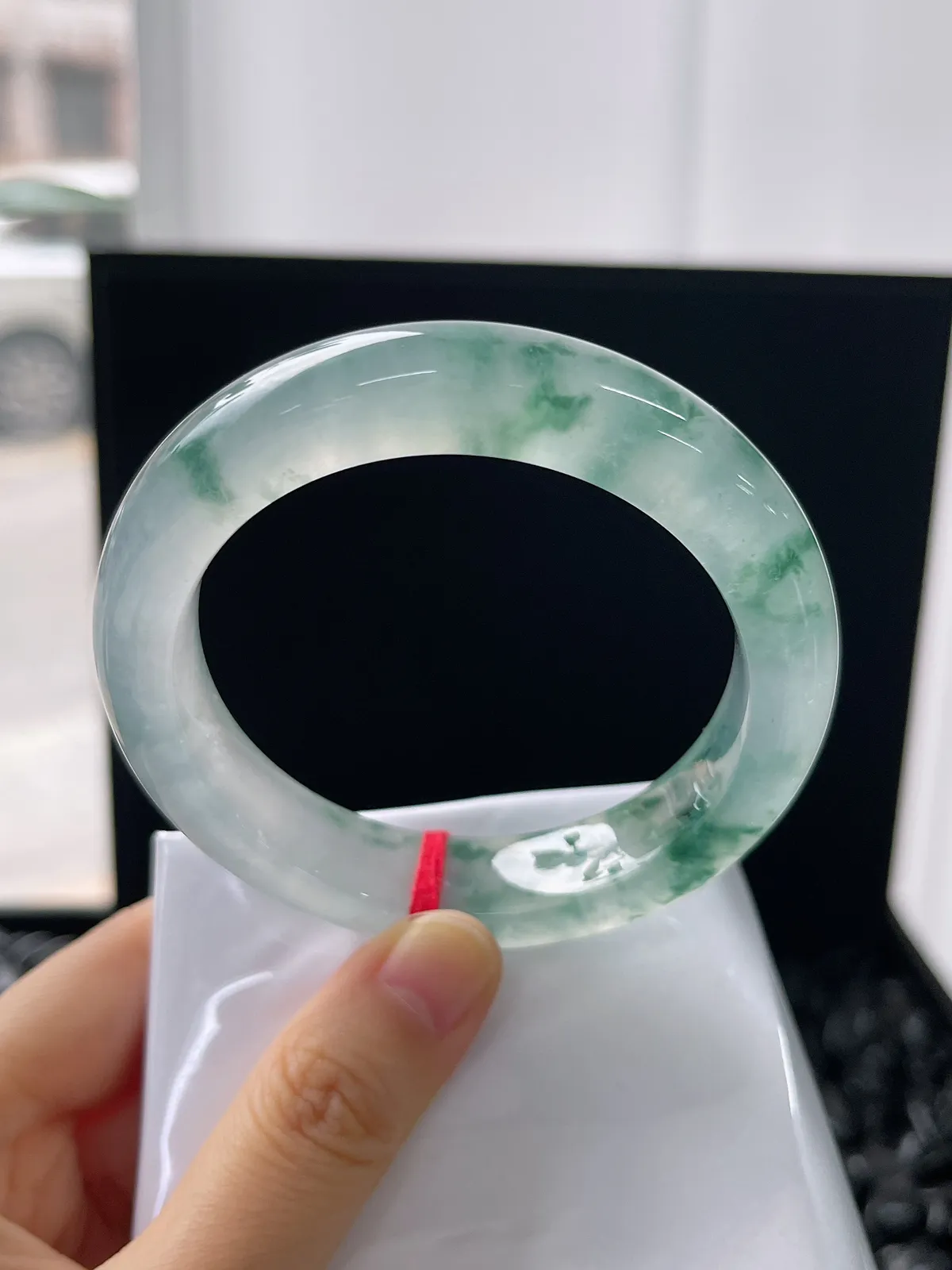 正圈55.5圈口，翡翠冰种飘花手镯