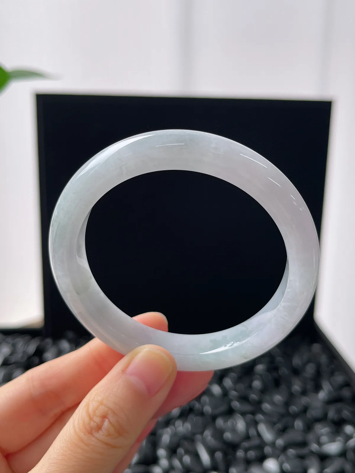 正圈53.9圈口，翡翠冰糯种淡紫色手镯