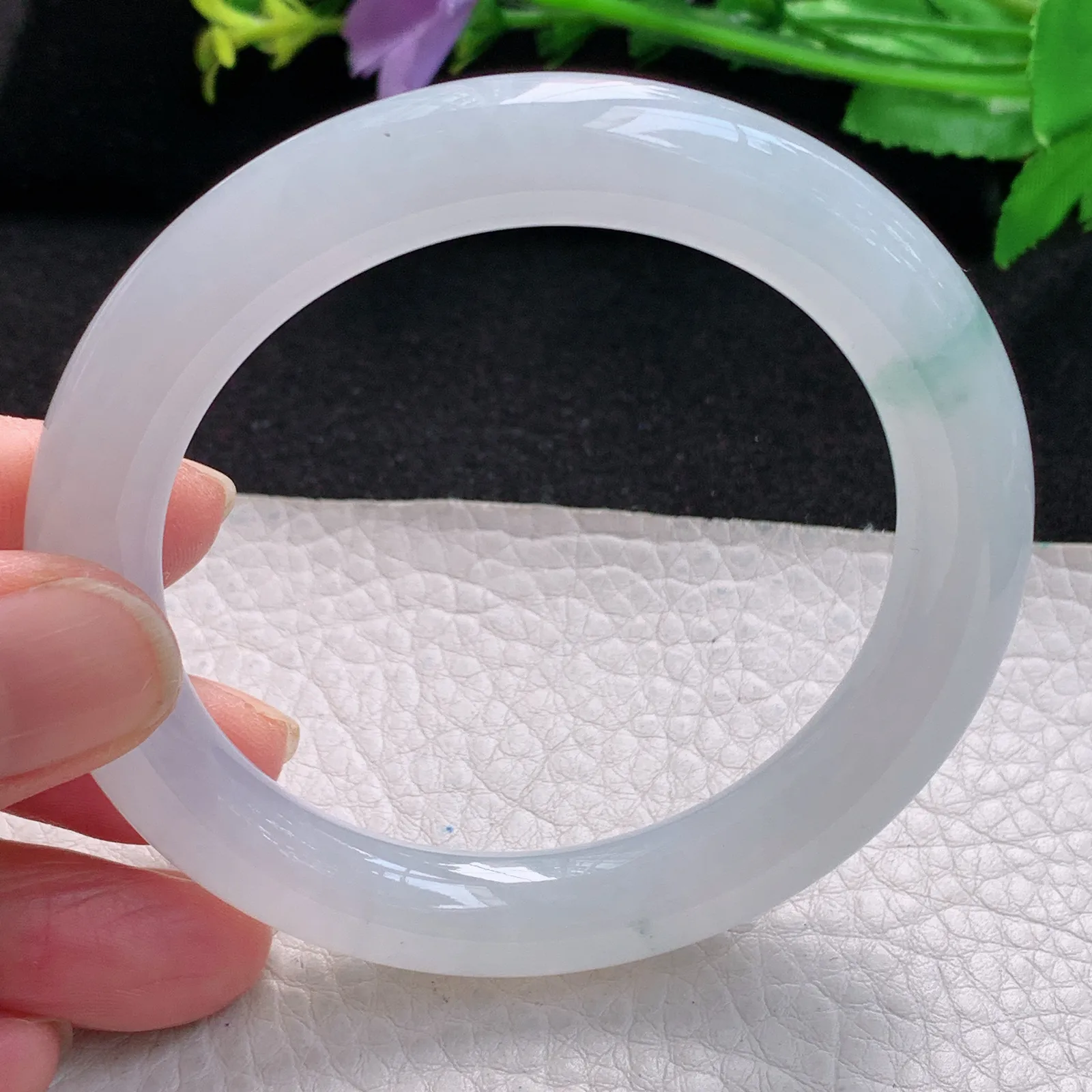 xo自然光55.5*9.8*10美人镯 缅甸翡翠玉手镯冰荧飘花圆条玉手环 叮当镯