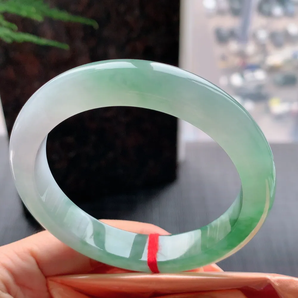 正圈冰绿花 无瑕 尺寸:61.1/12.7/9.3 大圈口🥰🥰