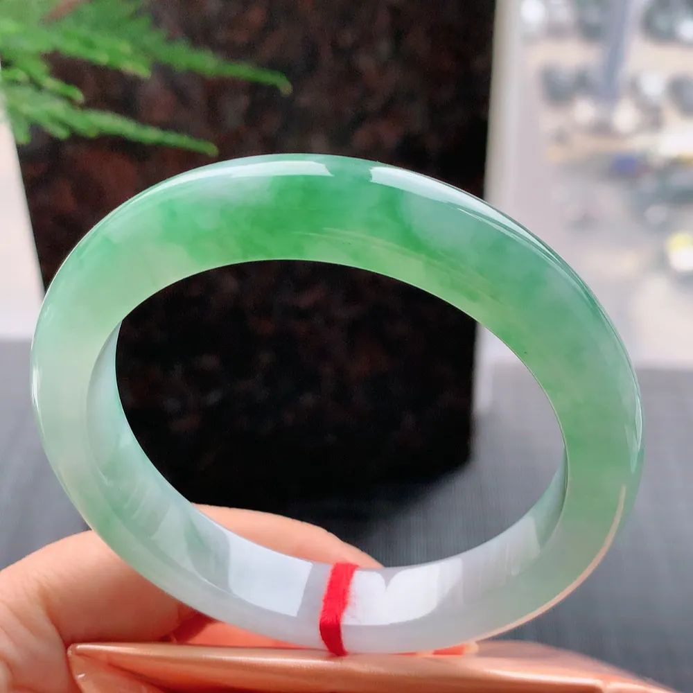 正圈冰绿花 无瑕 尺寸:61.1/12.7/9.3 大圈口🥰🥰