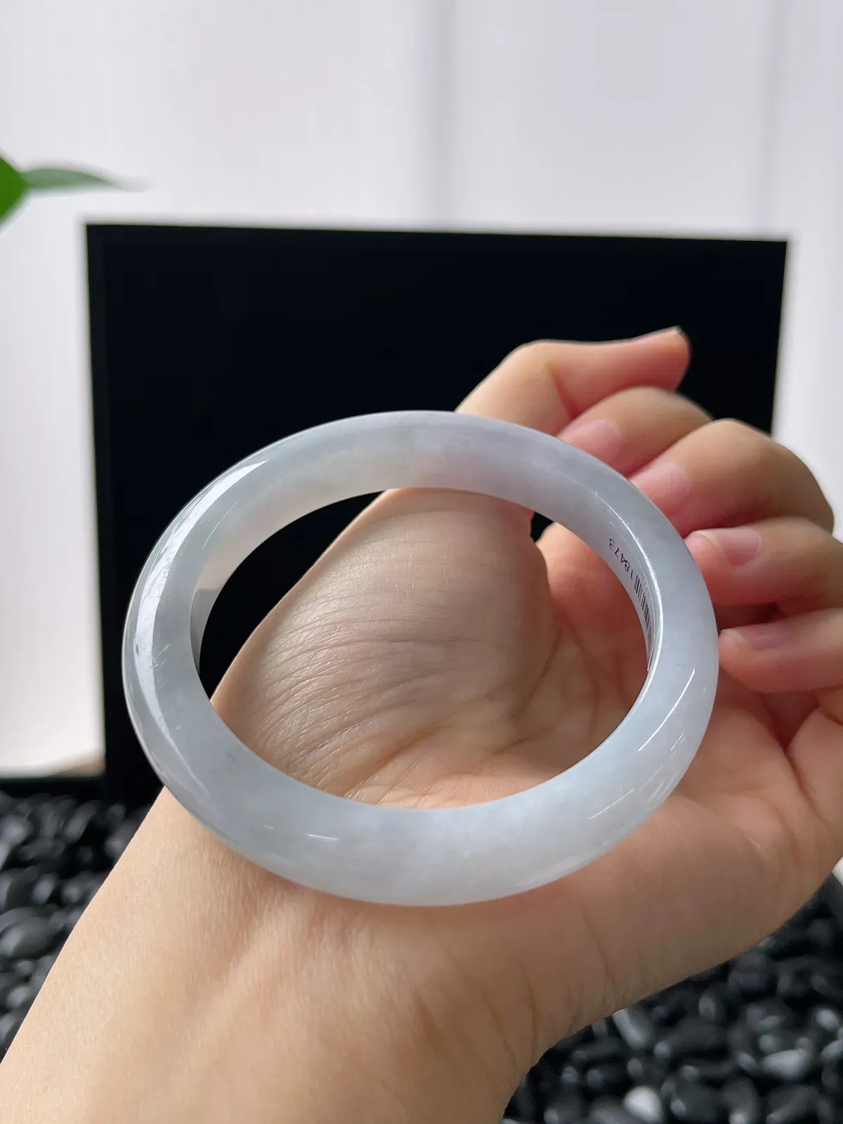 正圈53.9圈口，翡翠冰糯种淡紫色手镯