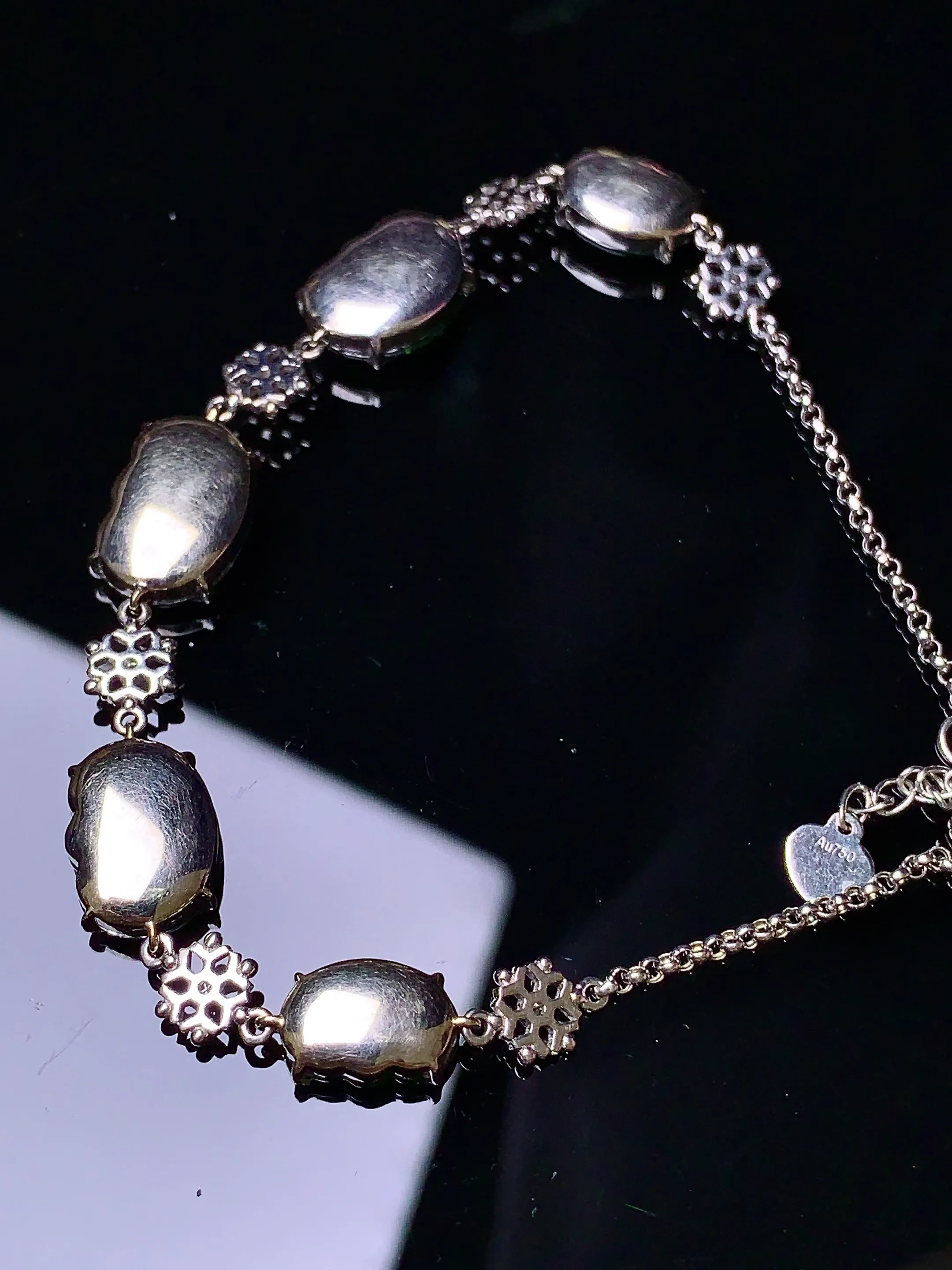 18k金钻镶嵌满绿如意手链 玉质细腻 色泽清新艳丽 整体尺寸98*8.3*4