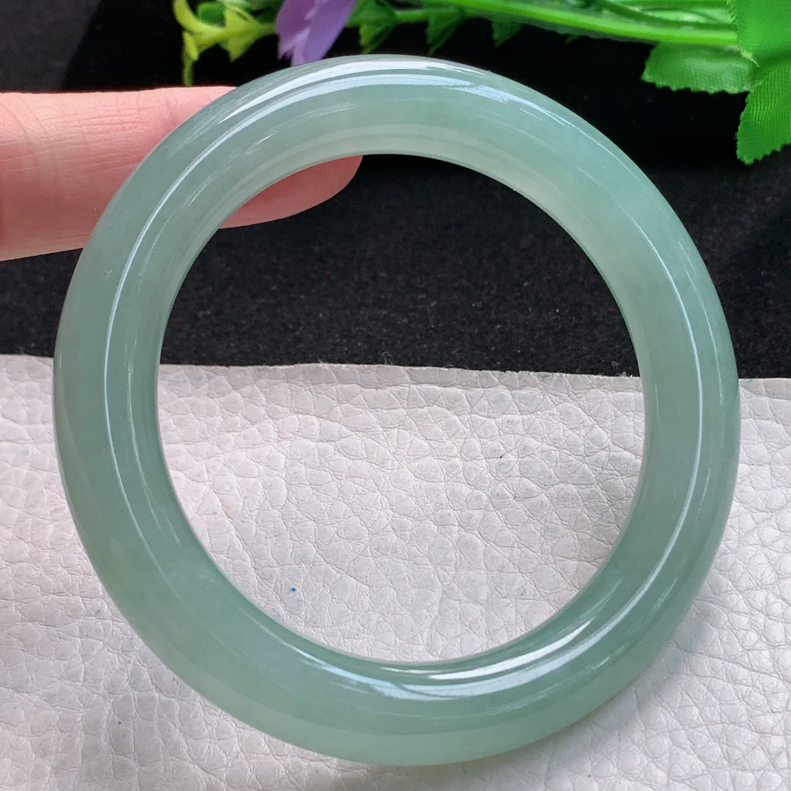 xo自然光56.5*10.3美人镯 缅甸翡翠玉手镯冰晴水灵圆条玉手环 叮当镯