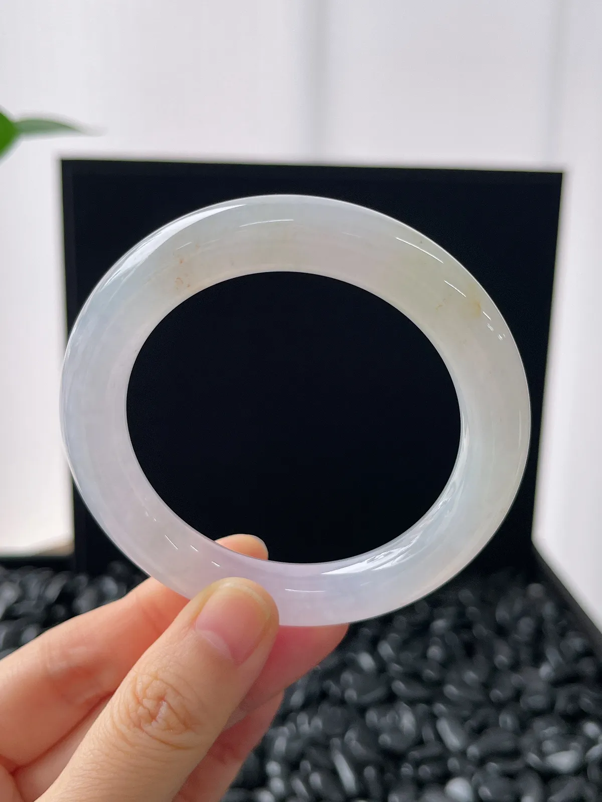 圆镯53.3圈口，翡翠冰糯种淡紫色手镯