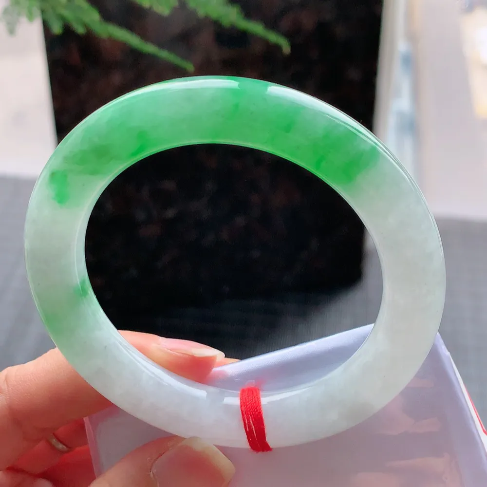 圆条冰糯阳绿 微棉线 尺寸:54.6/10.7/10.4 色好