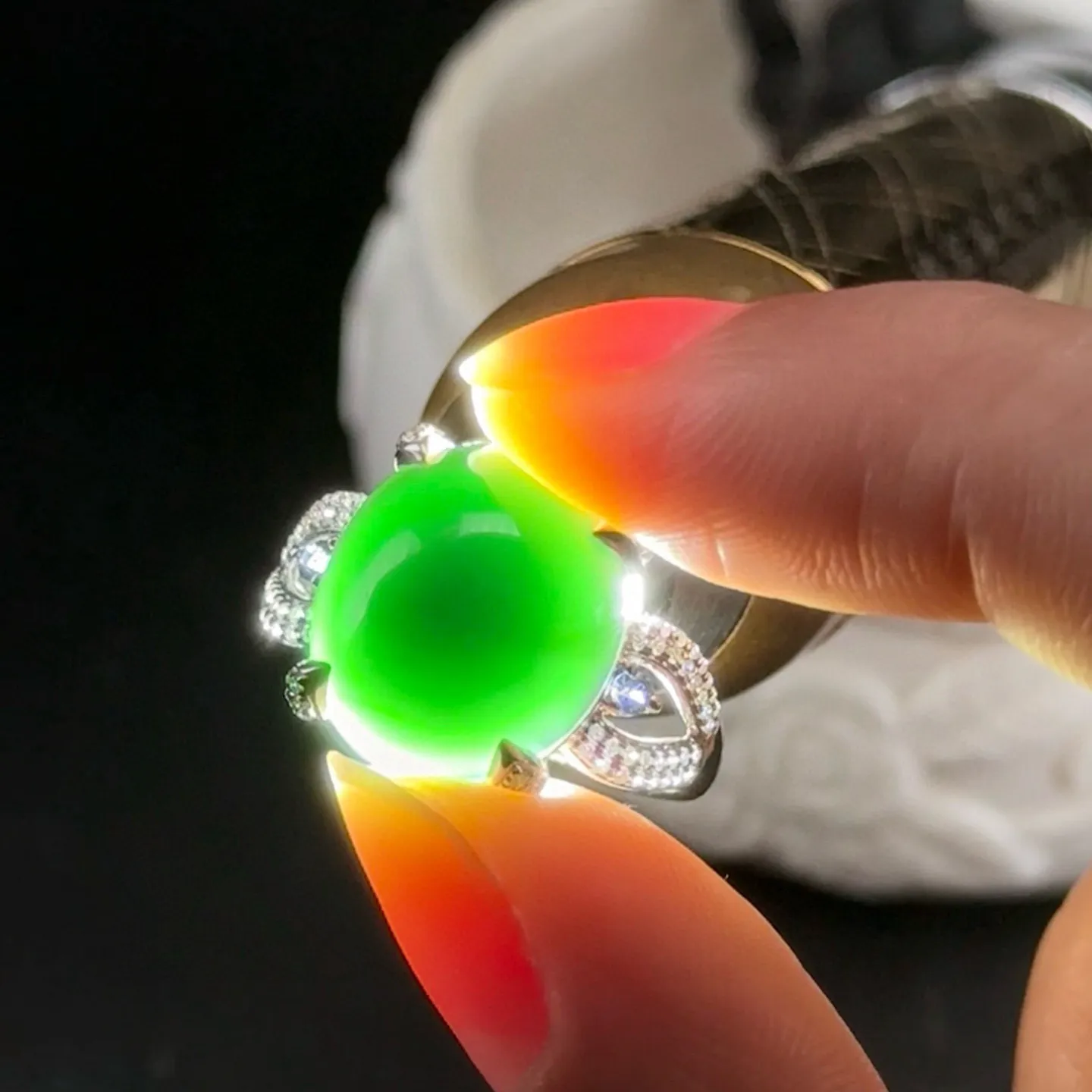 精品18k墨翠女戒 种好色正 黑度极好 打灯通透 油性十足 尺寸14.5