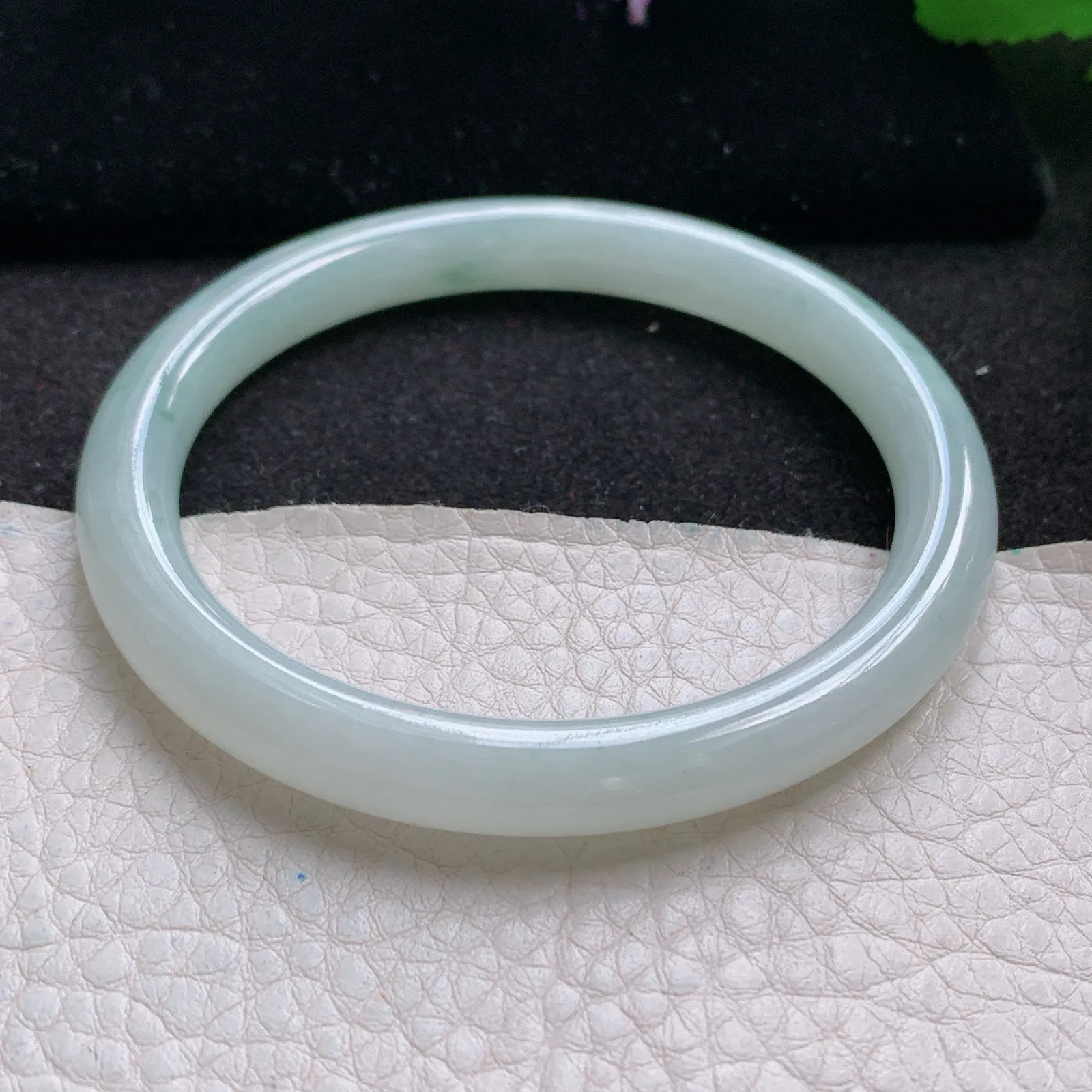 xx自然光57*8叮当镯 缅甸翡翠a货玉手镯飘花圆条秀气玉手环 美人镯