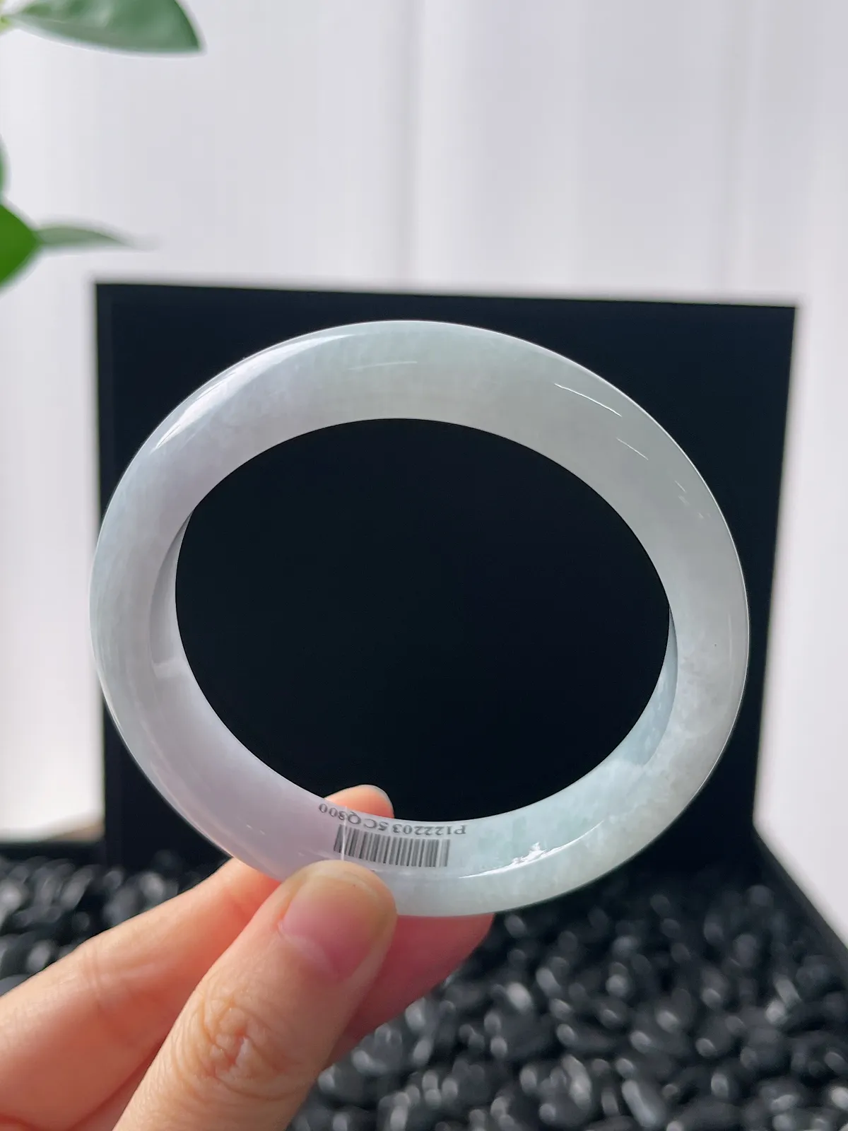 正圈58.2圈口，翡翠糯化种春带彩手镯