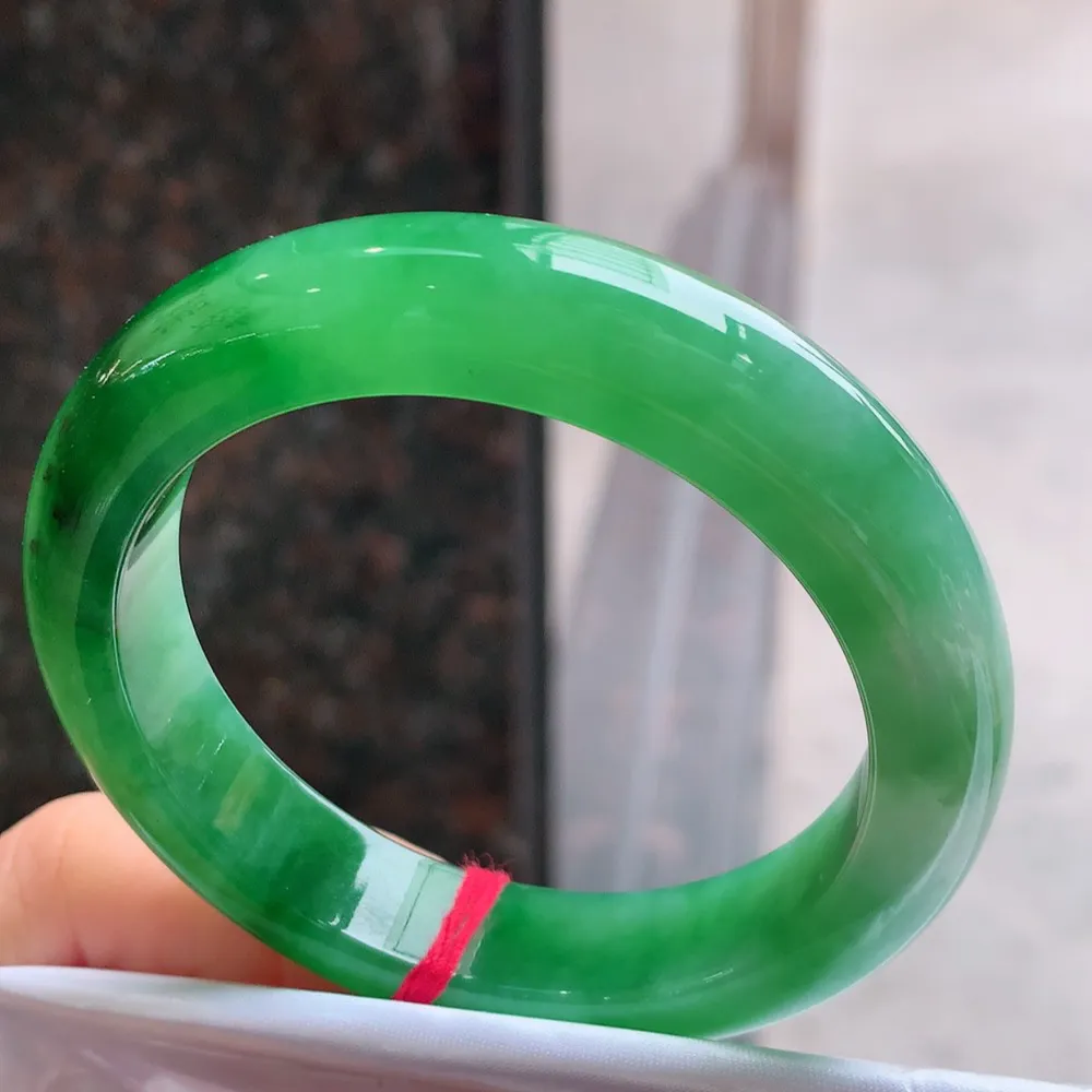 正圈一大圈辣绿 一丝细纹  尺寸:54.2/12.3/9.1 色好