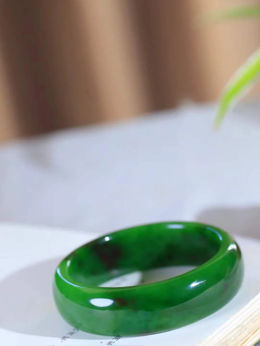 【碧波流转·手镯】

收藏级臻品️和田玉碧玉手镯，玉质细腻温润，手感舒适，️线条流畅，简约大